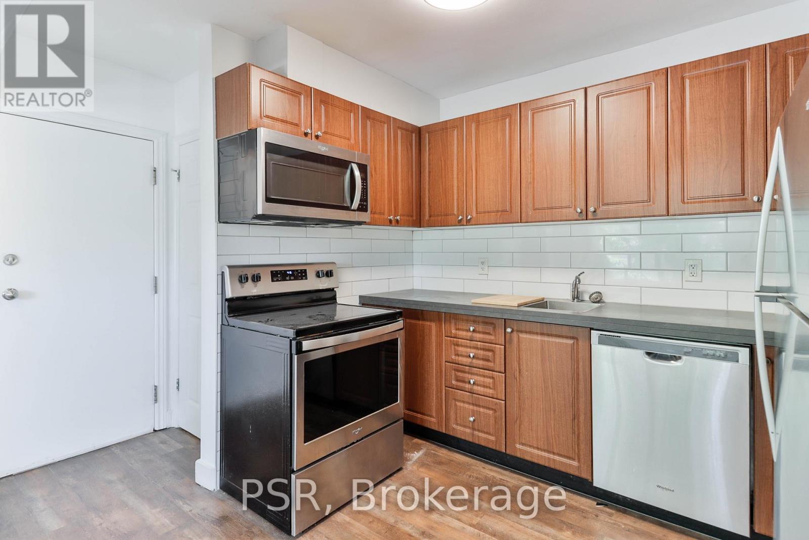 2 - 170 Holborne Avenue, Toronto, Ontario  M4C 2R6 - Photo 2 - E13450752