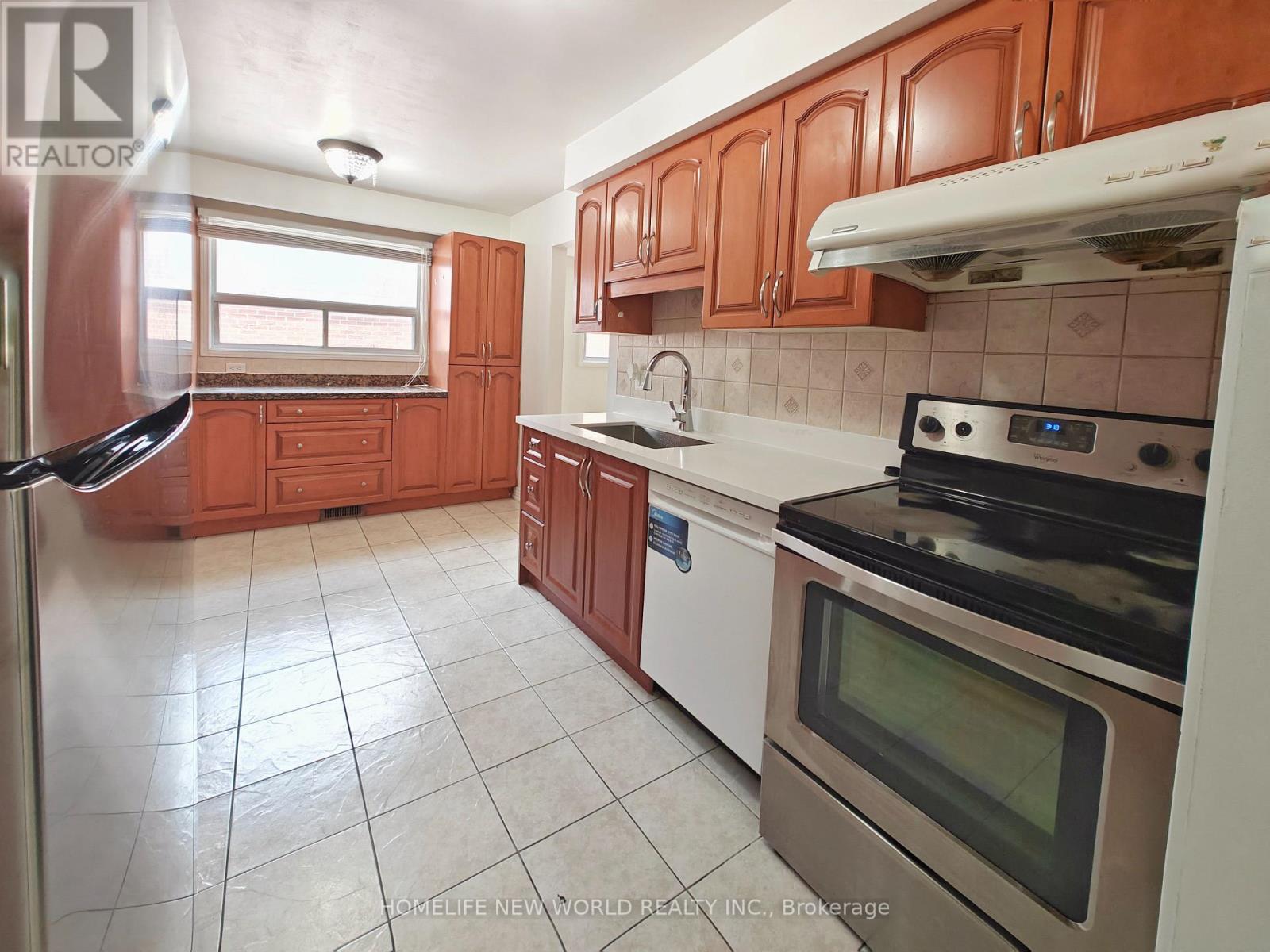 205 Risebrough Circuit, Markham, Ontario  L3R 3J1 - Photo 6 - N13450904