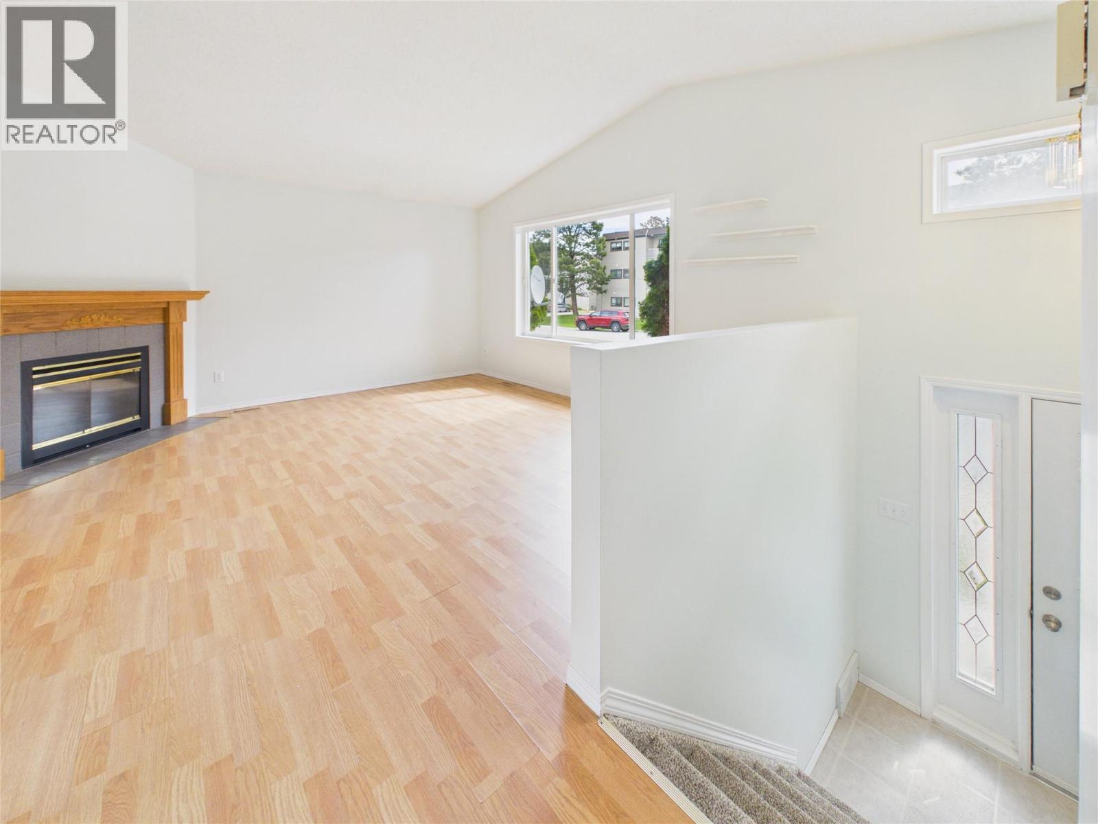 1101 23rd Avenue N Unit# B, Cranbrook, British Columbia V1C 5T6 - Photo 6 - 10391618