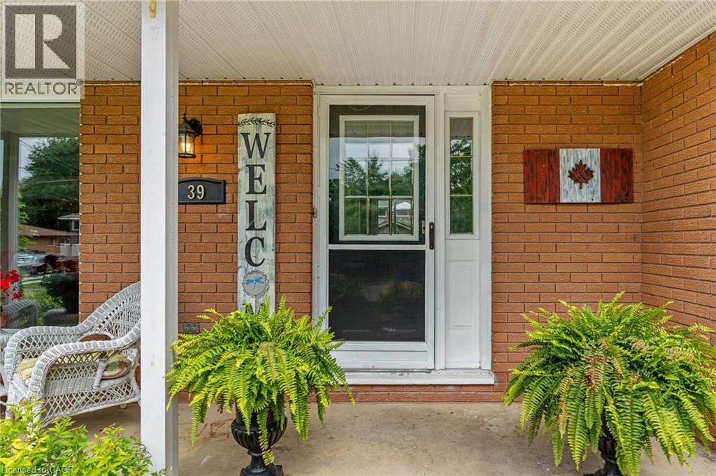 39 Holden Avenue, Simcoe, Ontario  N3Y 4E4 - Photo 5 - 40839722