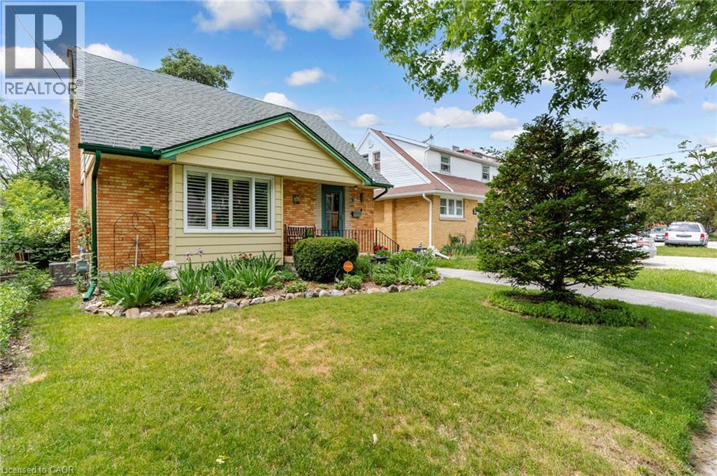 34 Sixth Avenue, Kitchener, Ontario  N2C 1R1 - Photo 3 - 40828341