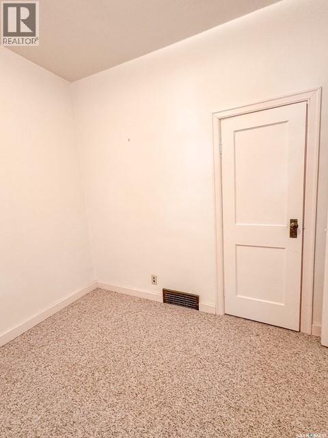 221 4th Avenue Ne, Swift Current, Saskatchewan  S9H 2J4 - Photo 13 - SK039566