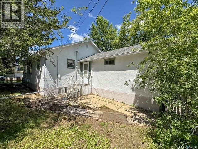 221 4th Avenue Ne, Swift Current, Saskatchewan  S9H 2J4 - Photo 19 - SK039566