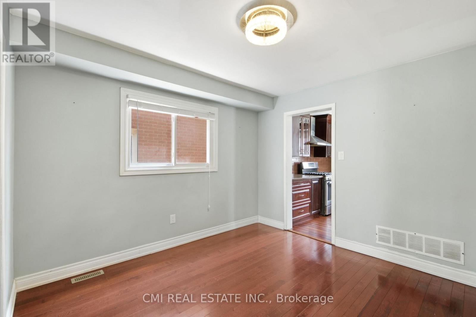 31 Castlehill Road, Brampton, Ontario  L6X 4E3 - Photo 12 - W13450776