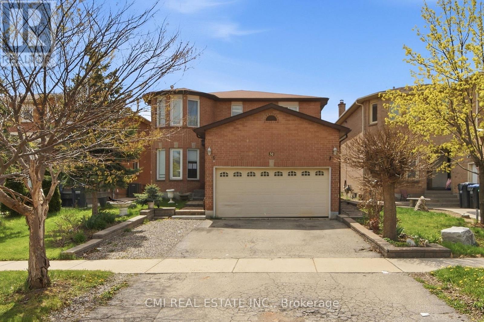 31 Castlehill Road, Brampton, Ontario  L6X 4E3 - Photo 2 - W13450776