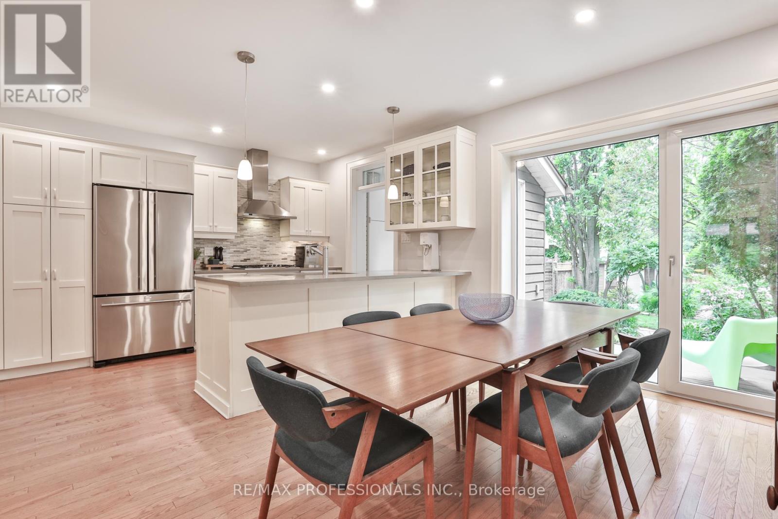 611 Windermere Avenue, Toronto, Ontario  M6S 3L9 - Photo 11 - W13450832