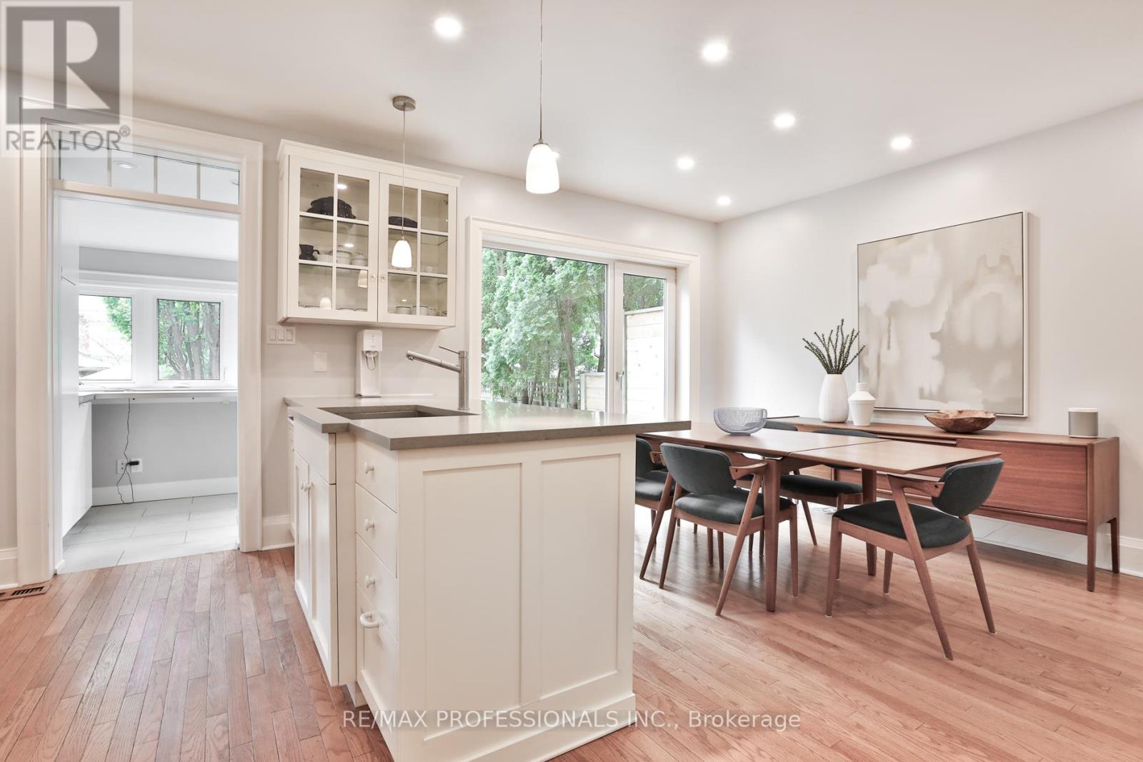 611 Windermere Avenue, Toronto, Ontario  M6S 3L9 - Photo 13 - W13450832