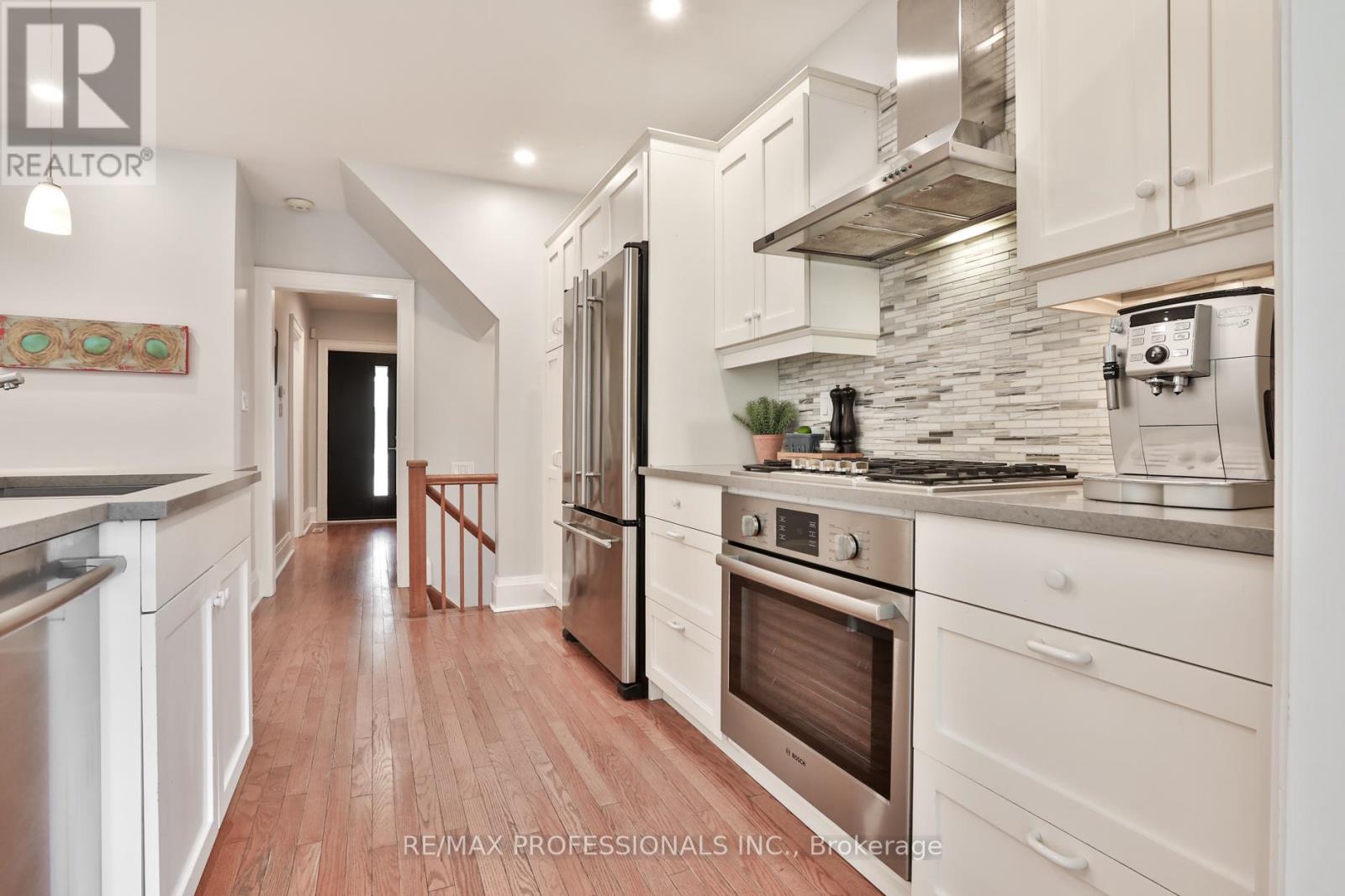 611 Windermere Avenue, Toronto, Ontario  M6S 3L9 - Photo 15 - W13450832