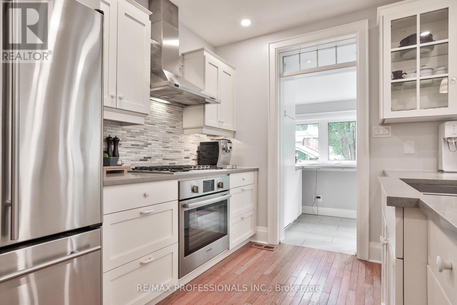 611 Windermere Avenue, Toronto, Ontario  M6S 3L9 - Photo 17 - W13450832