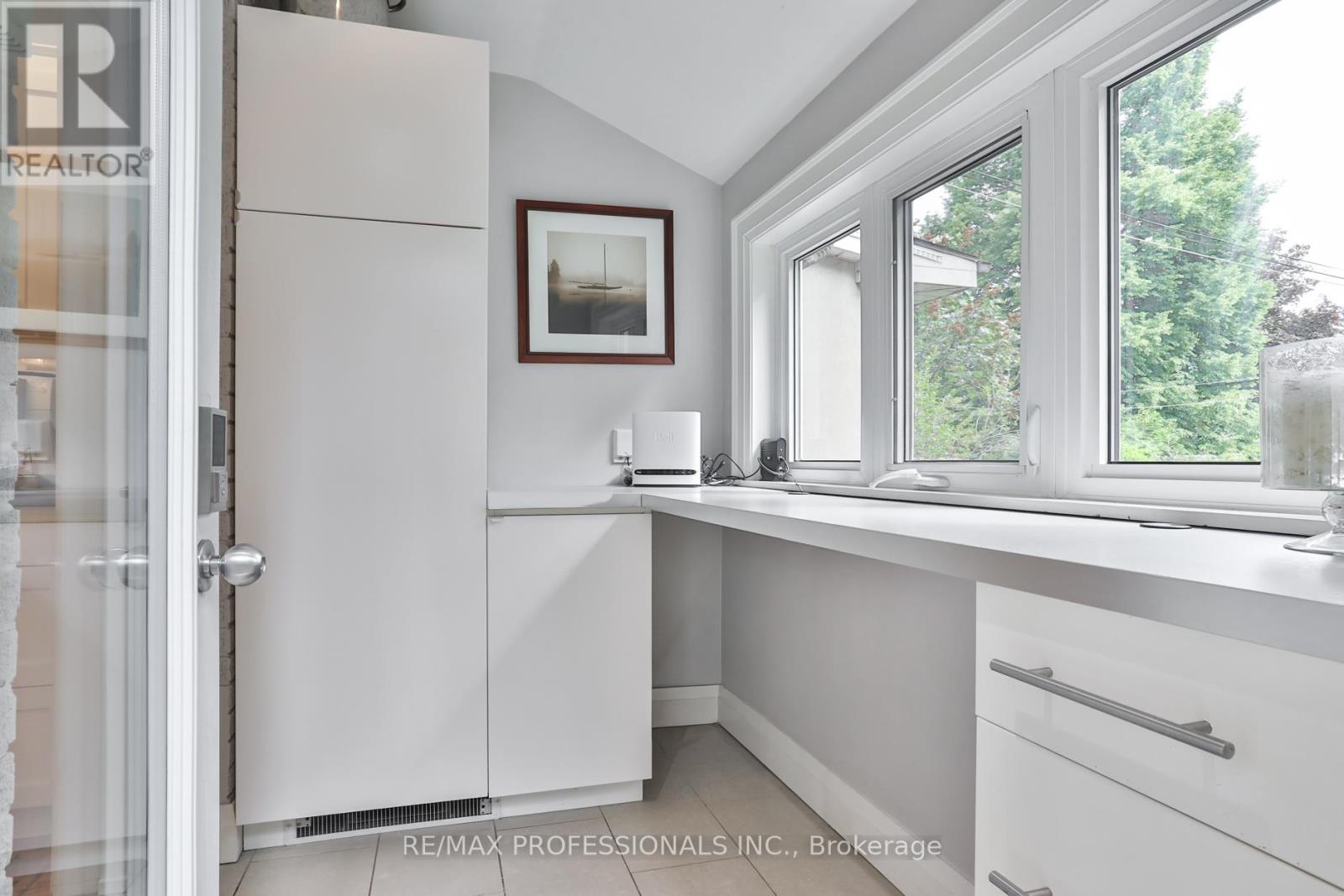 611 Windermere Avenue, Toronto, Ontario  M6S 3L9 - Photo 18 - W13450832