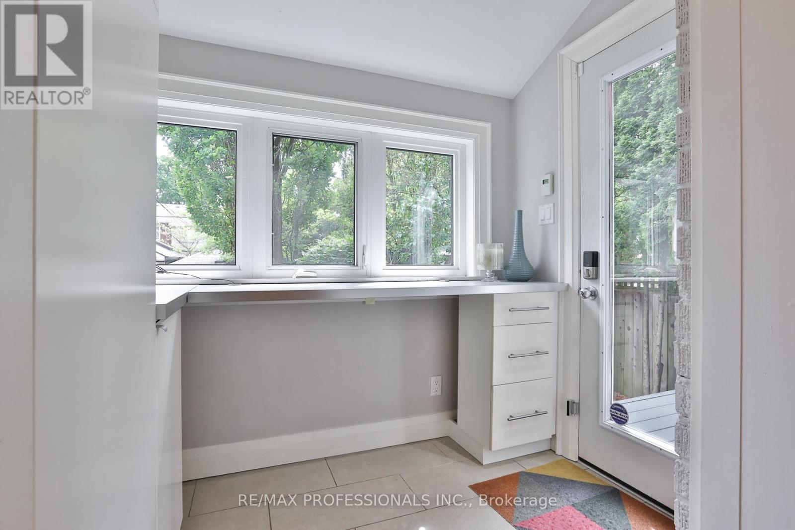 611 Windermere Avenue, Toronto, Ontario  M6S 3L9 - Photo 19 - W13450832