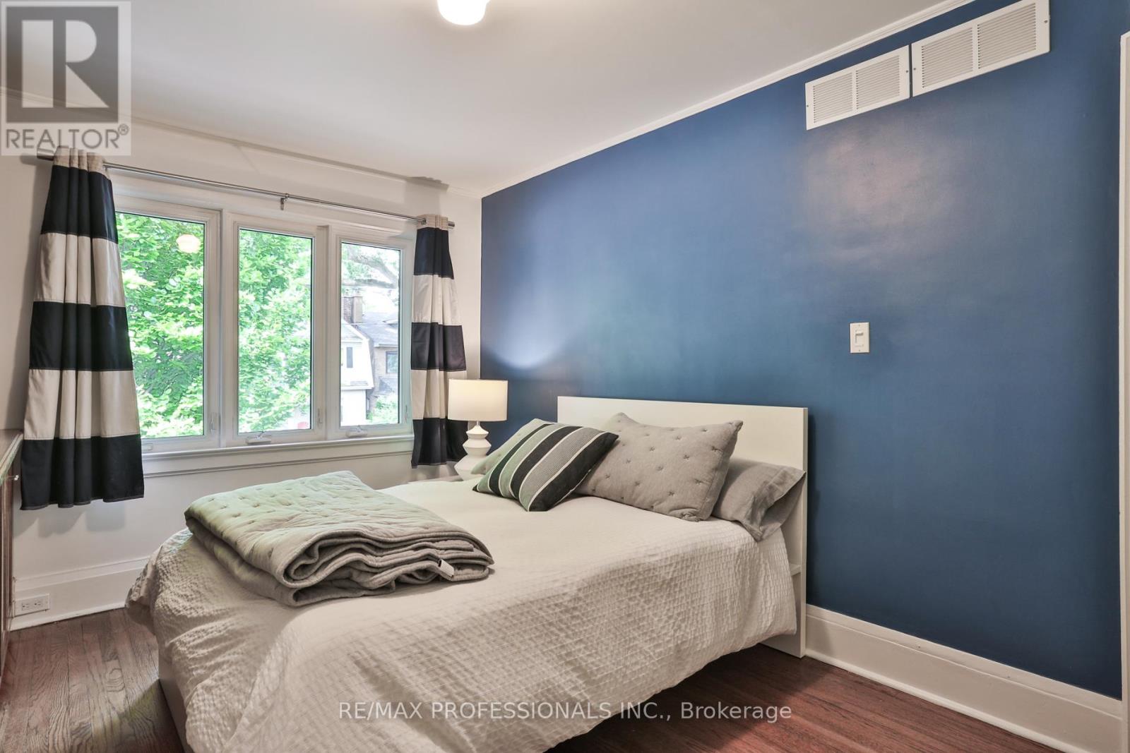 611 Windermere Avenue, Toronto, Ontario  M6S 3L9 - Photo 24 - W13450832