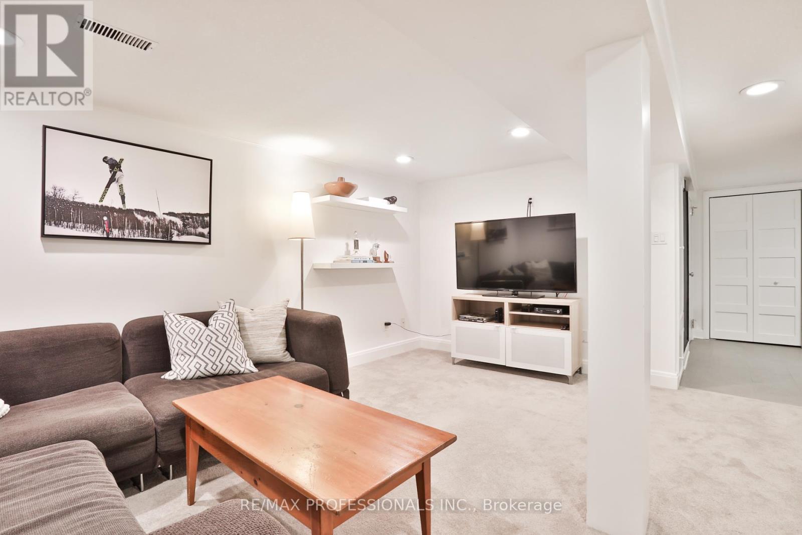 611 Windermere Avenue, Toronto, Ontario  M6S 3L9 - Photo 33 - W13450832