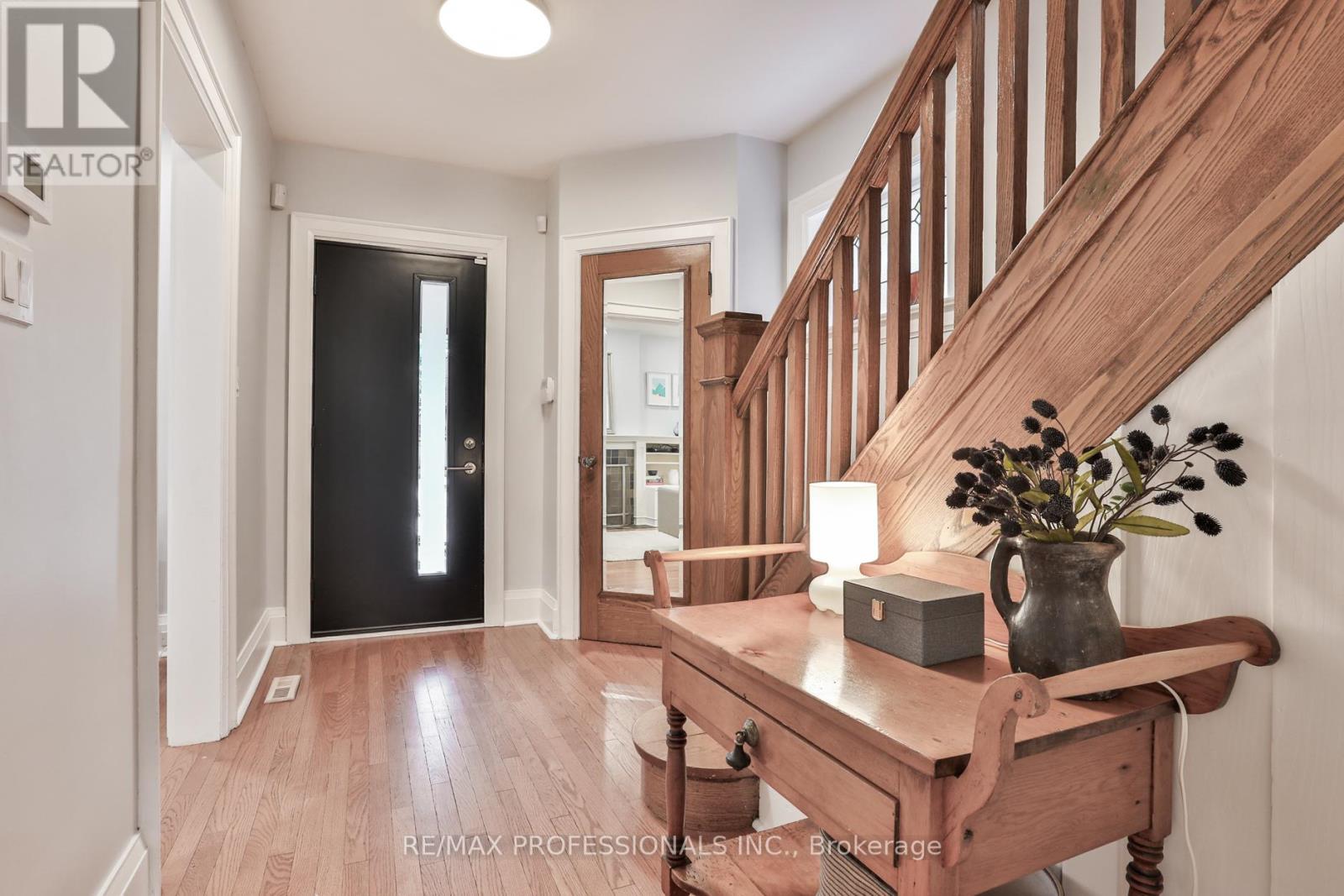 611 Windermere Avenue, Toronto, Ontario  M6S 3L9 - Photo 4 - W13450832