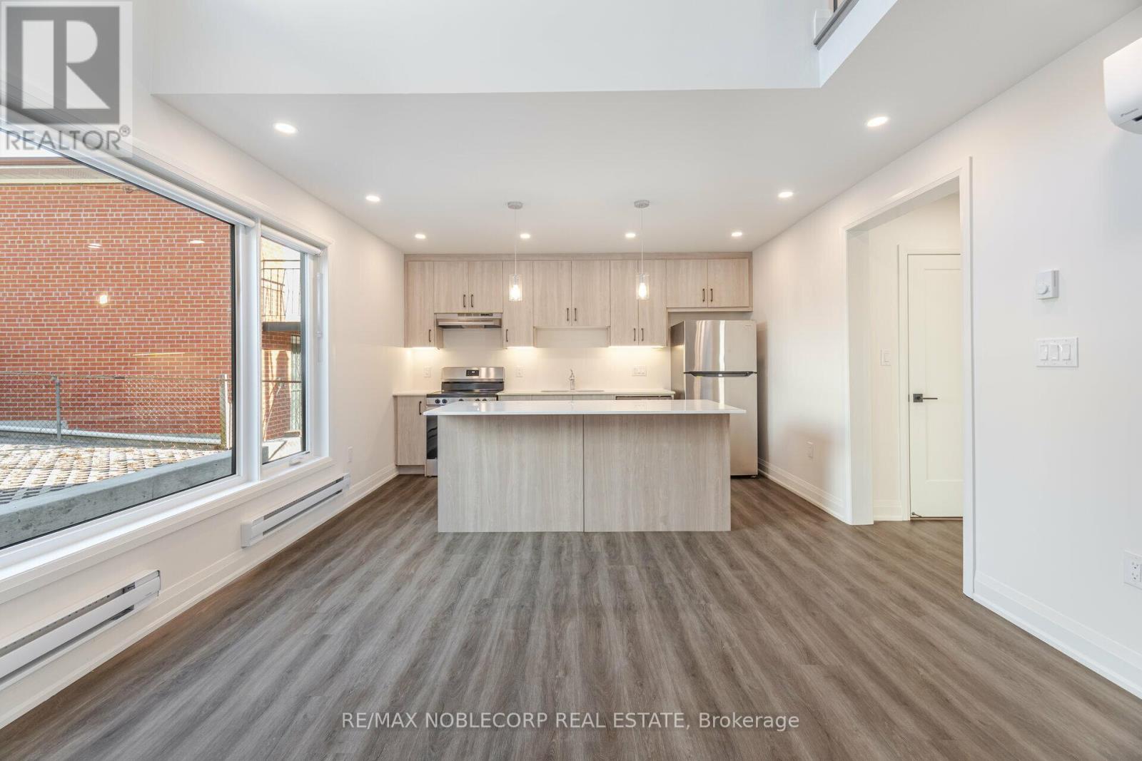 G-Suite - 16 Little Boulevard, Toronto, Ontario  M6E 4N2 - Photo 10 - W13450898