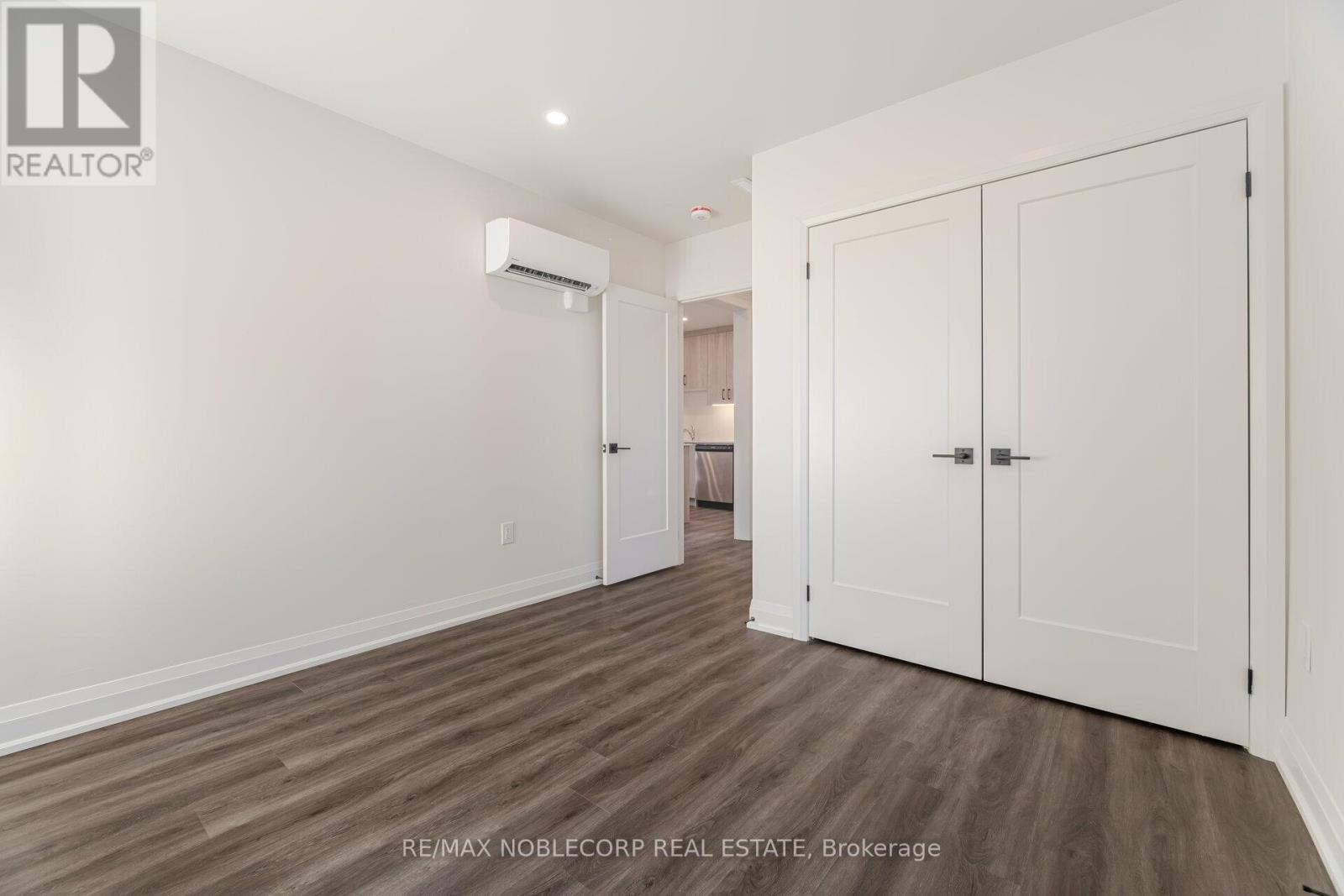G-Suite - 16 Little Boulevard, Toronto, Ontario  M6E 4N2 - Photo 18 - W13450898