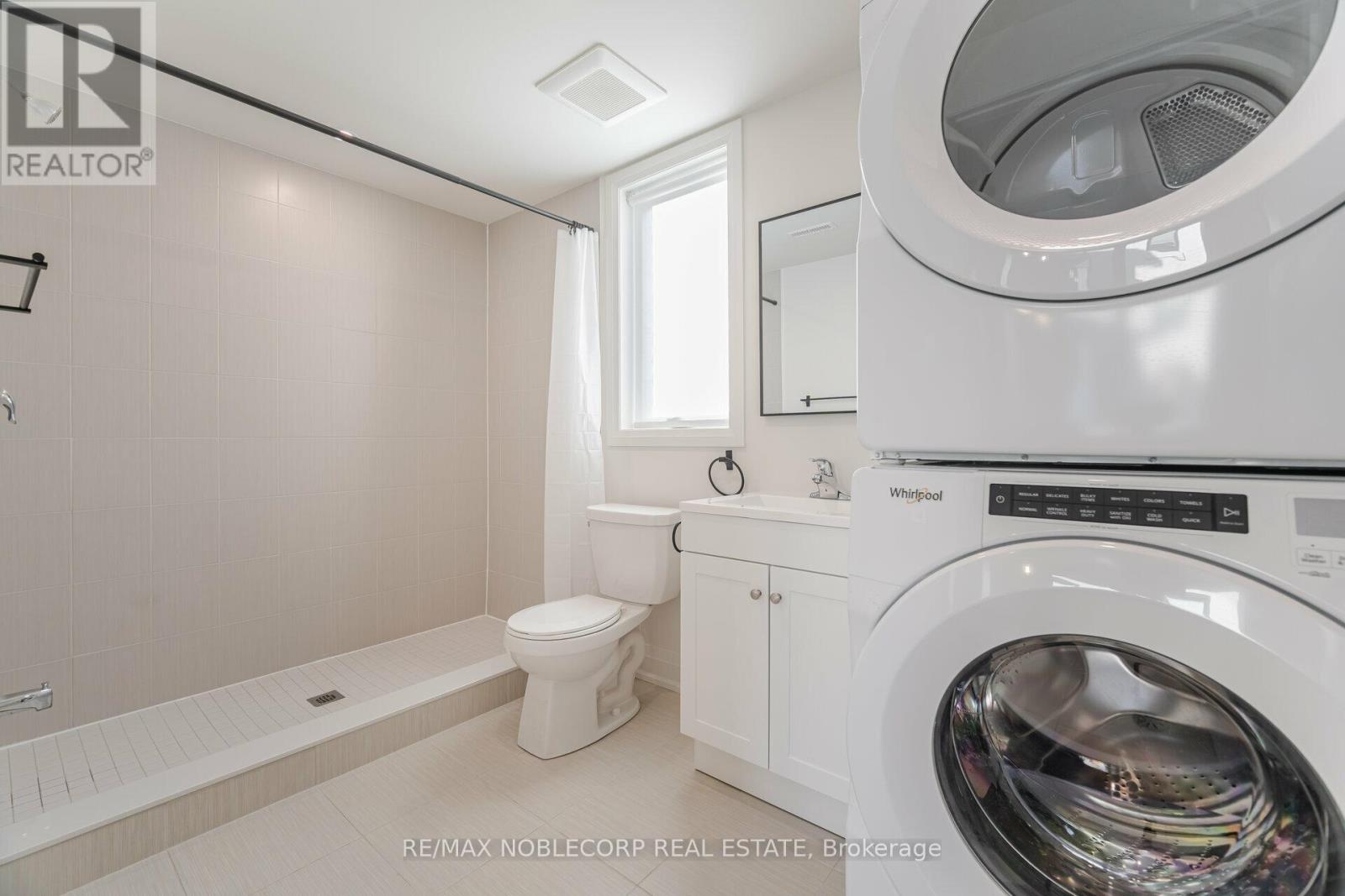 G-Suite - 16 Little Boulevard, Toronto, Ontario  M6E 4N2 - Photo 19 - W13450898