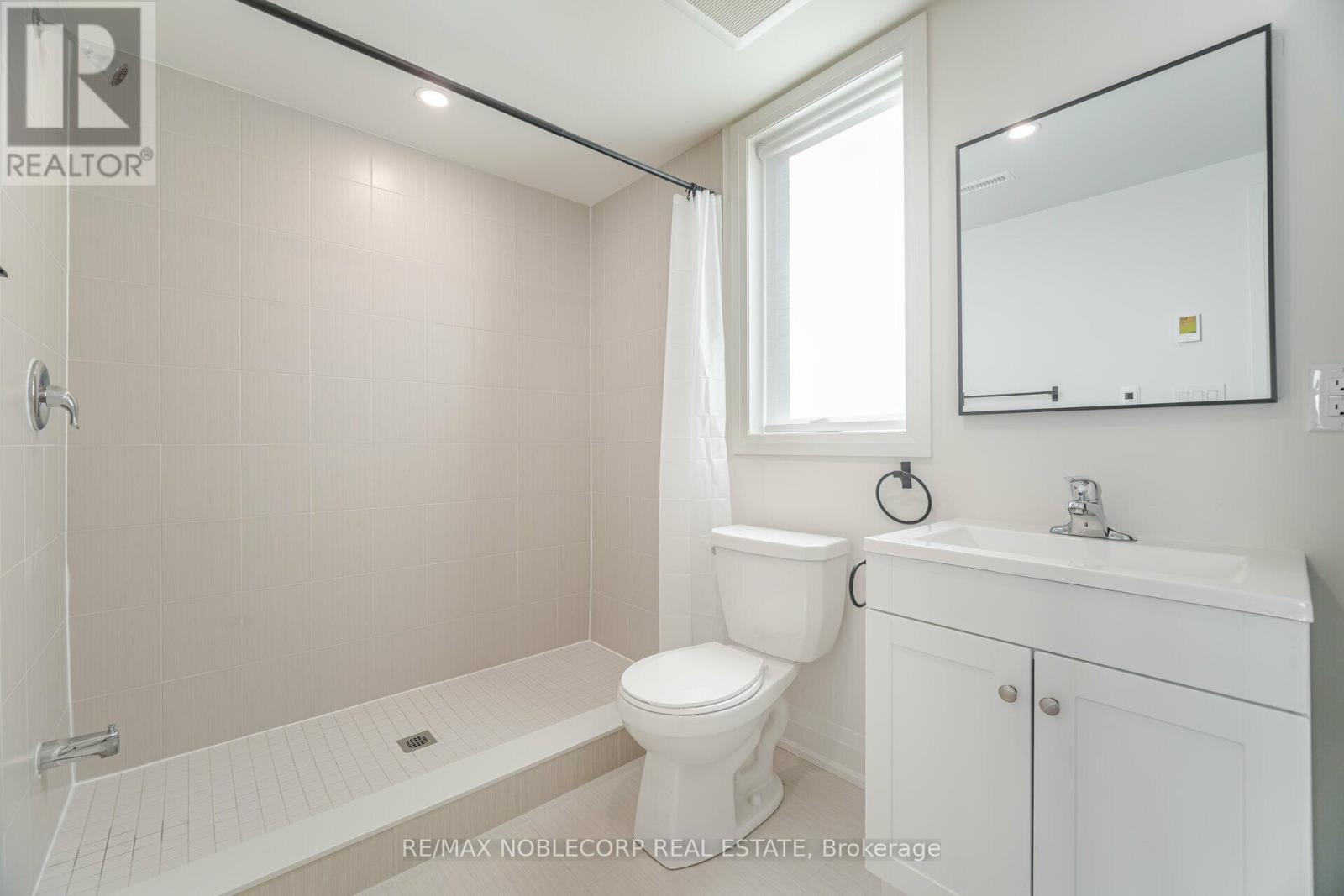 G-Suite - 16 Little Boulevard, Toronto, Ontario  M6E 4N2 - Photo 20 - W13450898