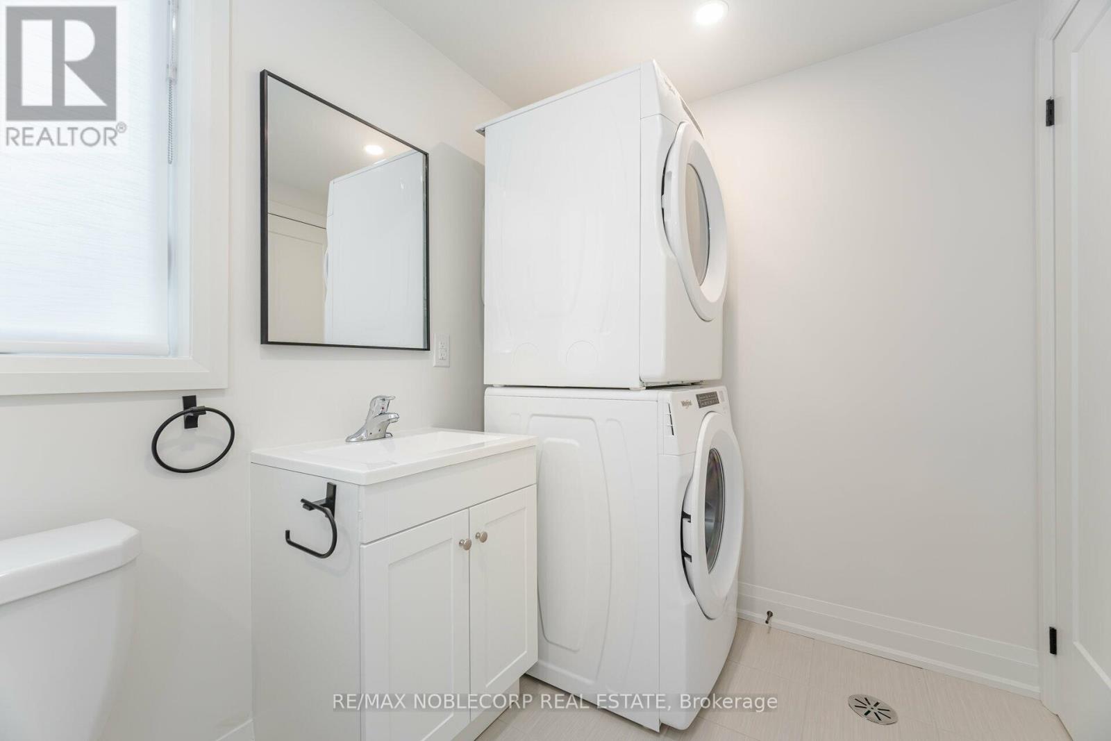 G-Suite - 16 Little Boulevard, Toronto, Ontario  M6E 4N2 - Photo 21 - W13450898