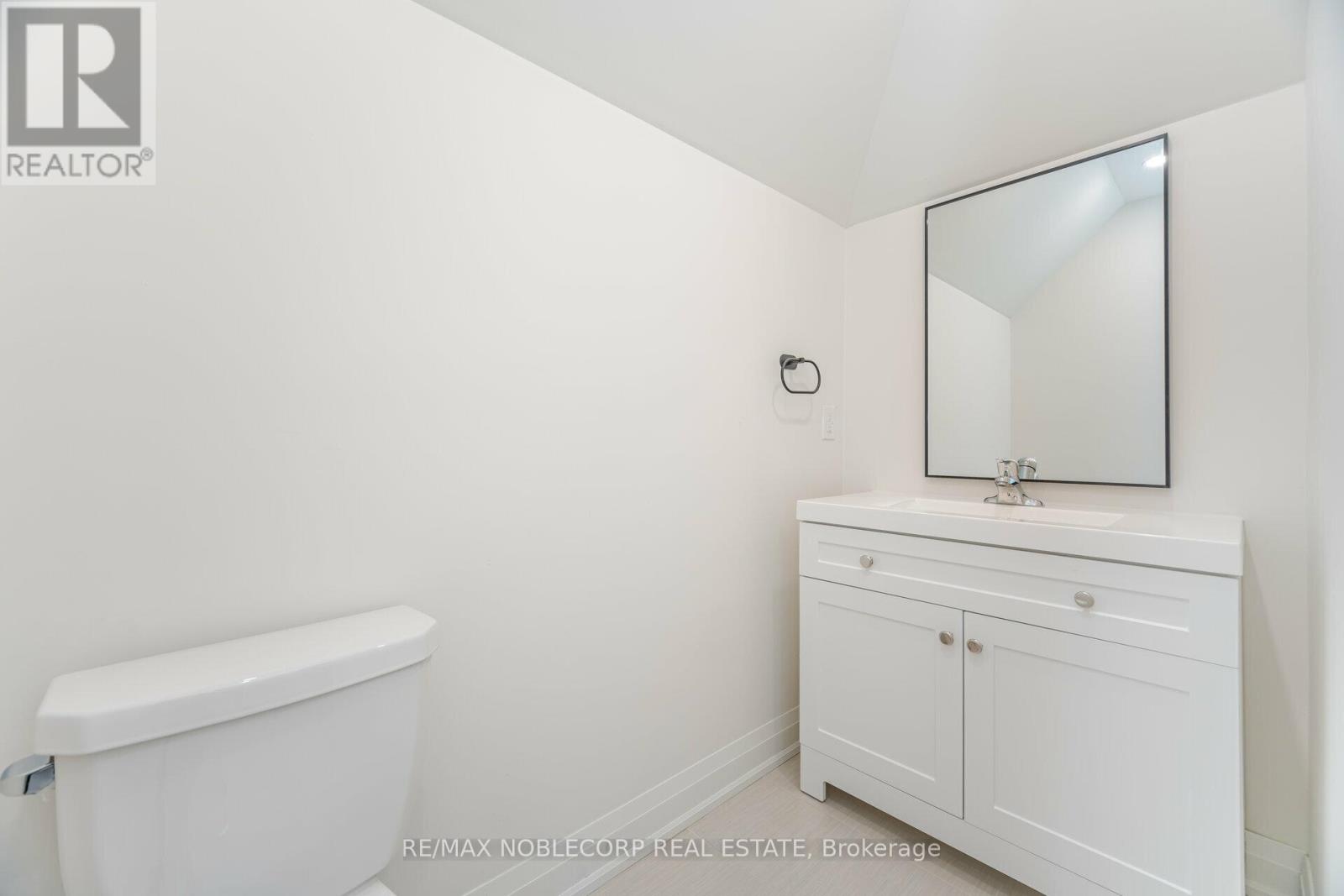 G-Suite - 16 Little Boulevard, Toronto, Ontario  M6E 4N2 - Photo 31 - W13450898