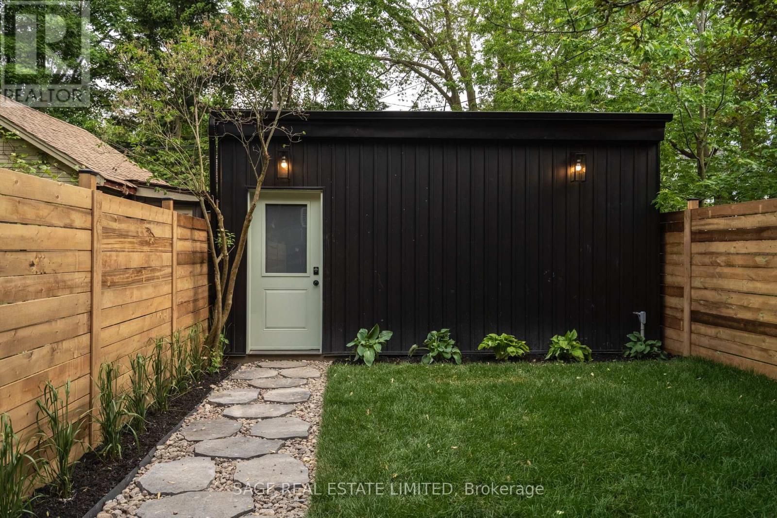 21 Galley Avenue, Toronto, Ontario  M6R 1G9 - Photo 39 - W13450910