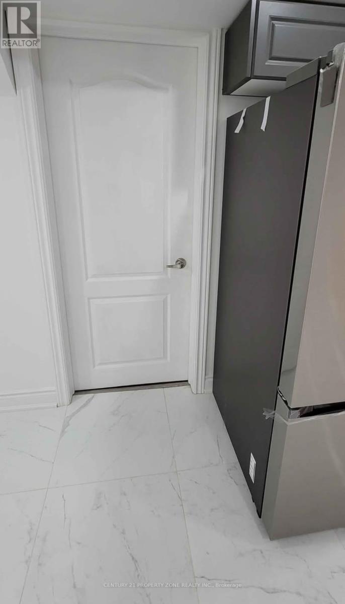 22 Brentcliff Drive, Brampton, Ontario  L7A 2M7 - Photo 6 - W13450916