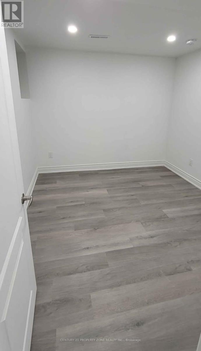 22 Brentcliff Drive, Brampton, Ontario  L7A 2M7 - Photo 7 - W13450916