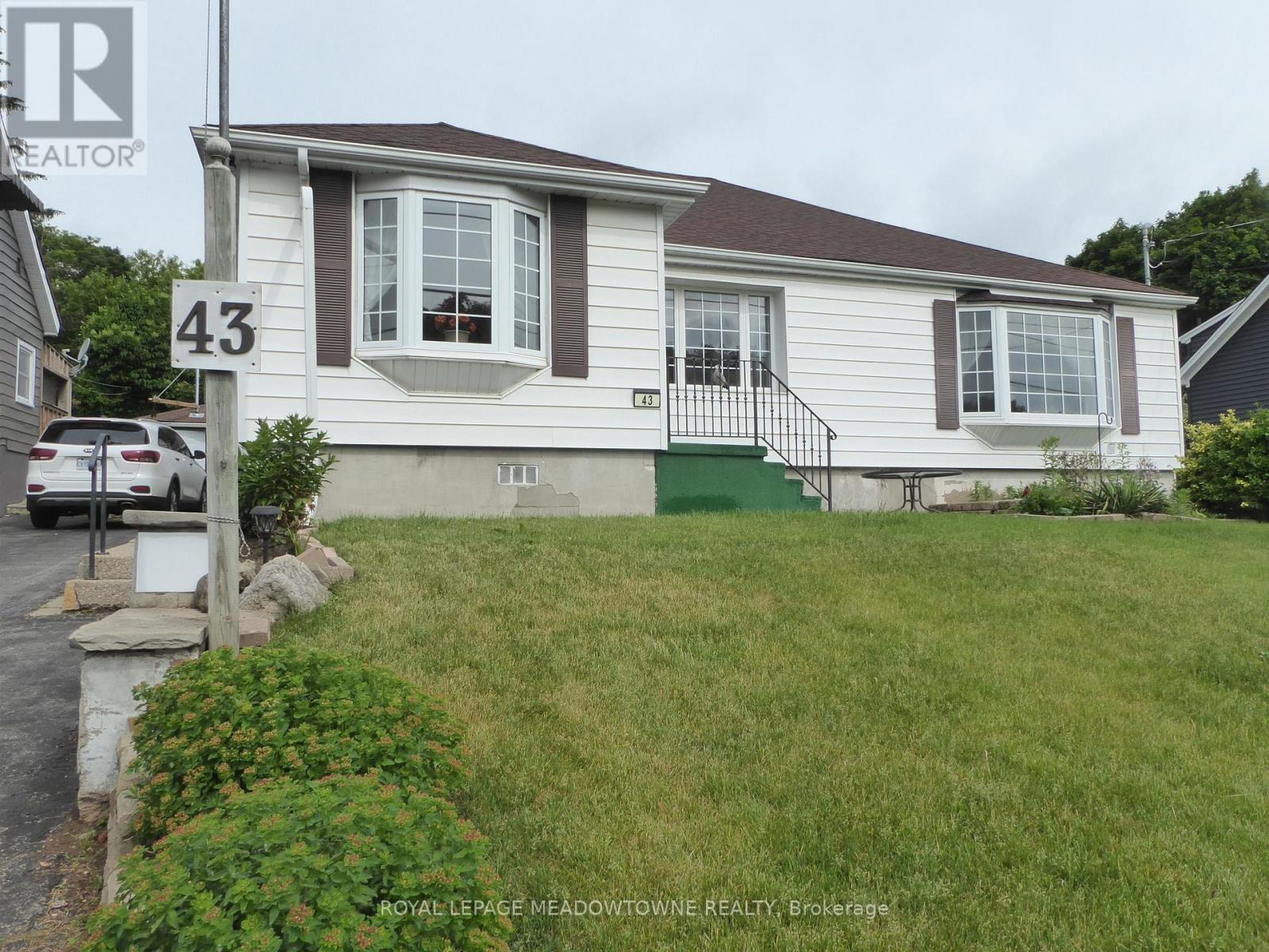 43 Cobblehill Road, Halton Hills, Ontario  L7J 1P1 - Photo 3 - W13450918