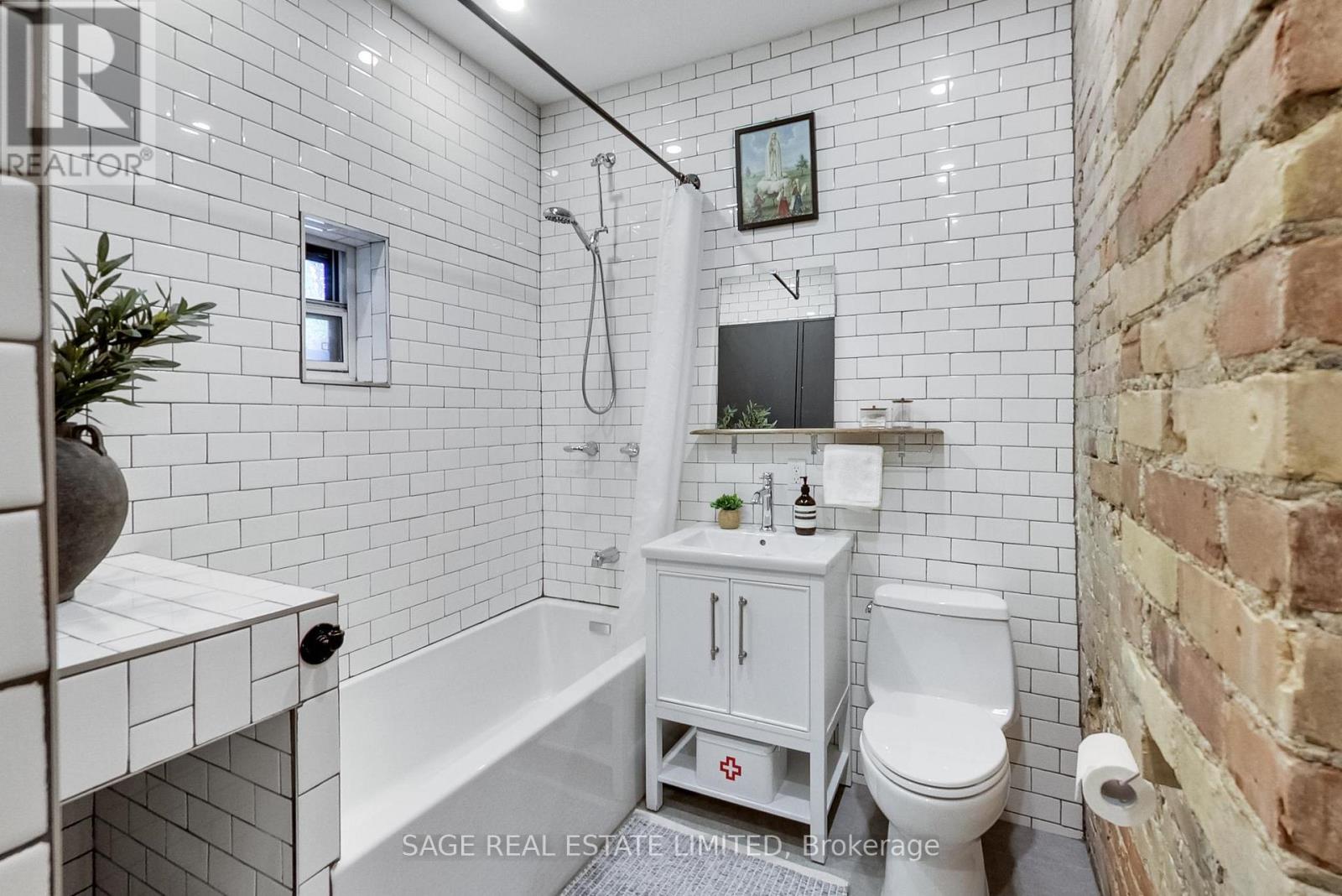75 Fuller Avenue, Toronto, Ontario M6R 2C4 - Photo 15 - W13450956