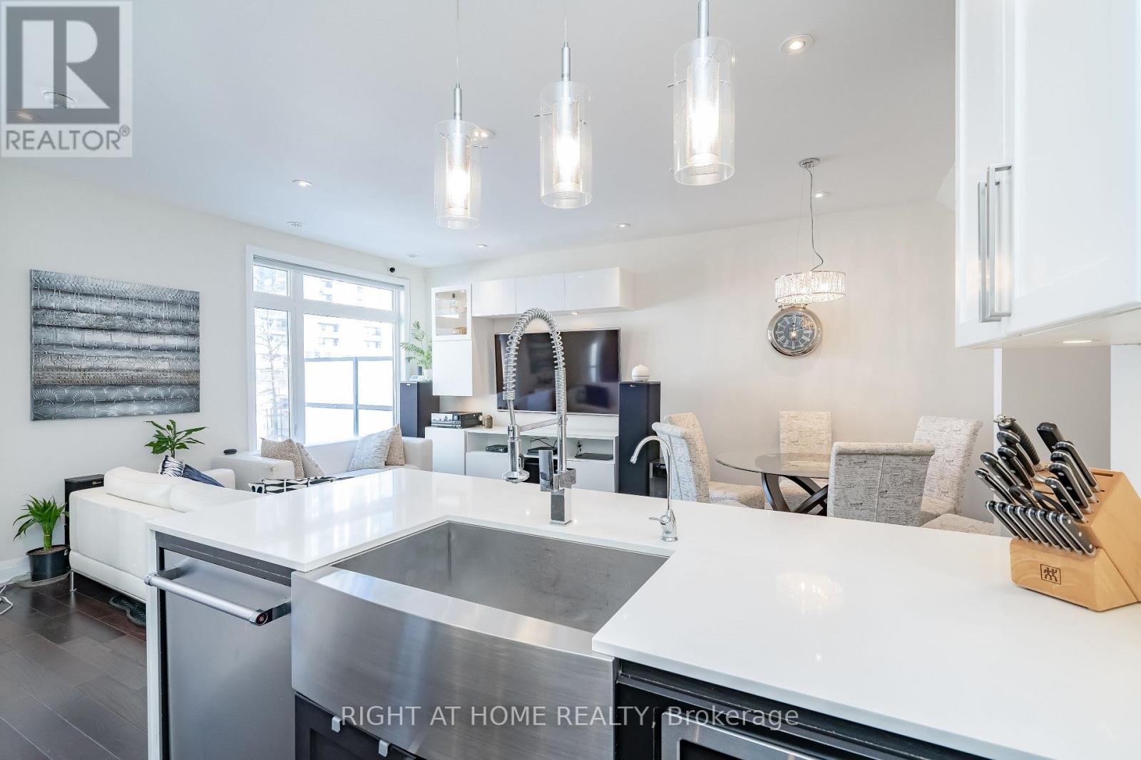5 - 4030 Parkside Village Drive, Mississauga, Ontario  L5B 0K2 - Photo 7 - W13451044