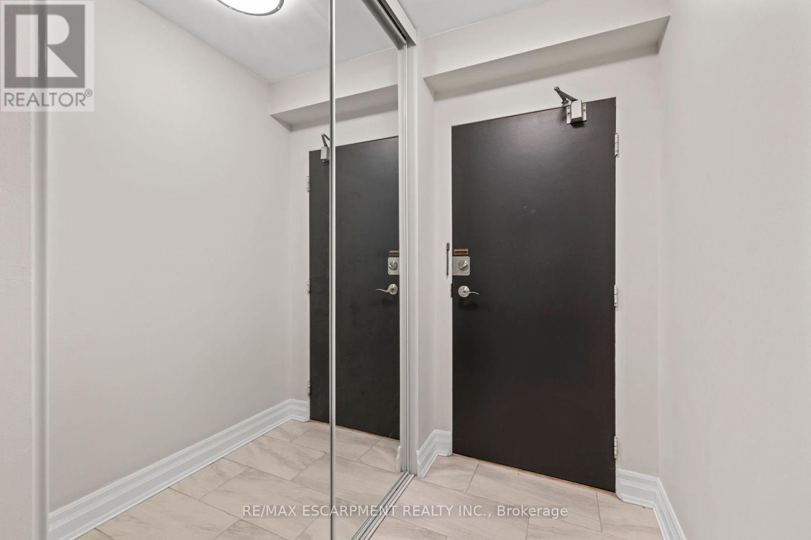 414 - 700 Dynes Road, Burlington, Ontario  L7N 3M2 - Photo 5 - W13451046