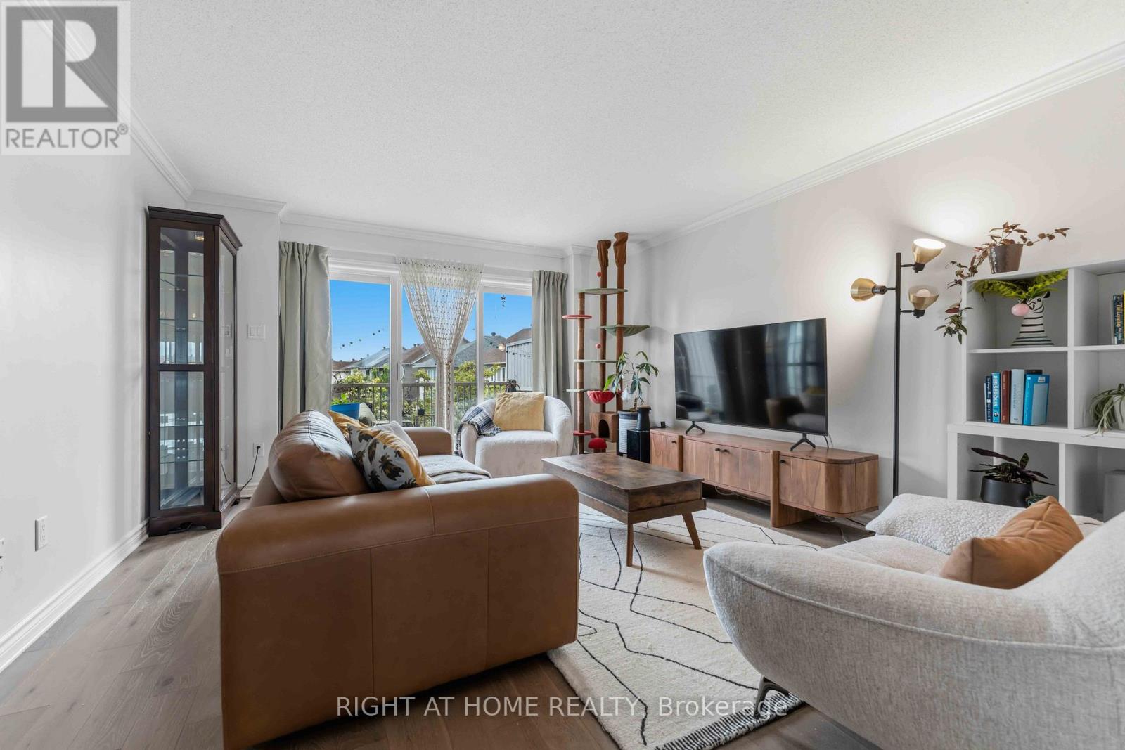 354 Brettonwood Ridge, Ottawa, Ontario  K2T 0H8 - Photo 2 - X13451164
