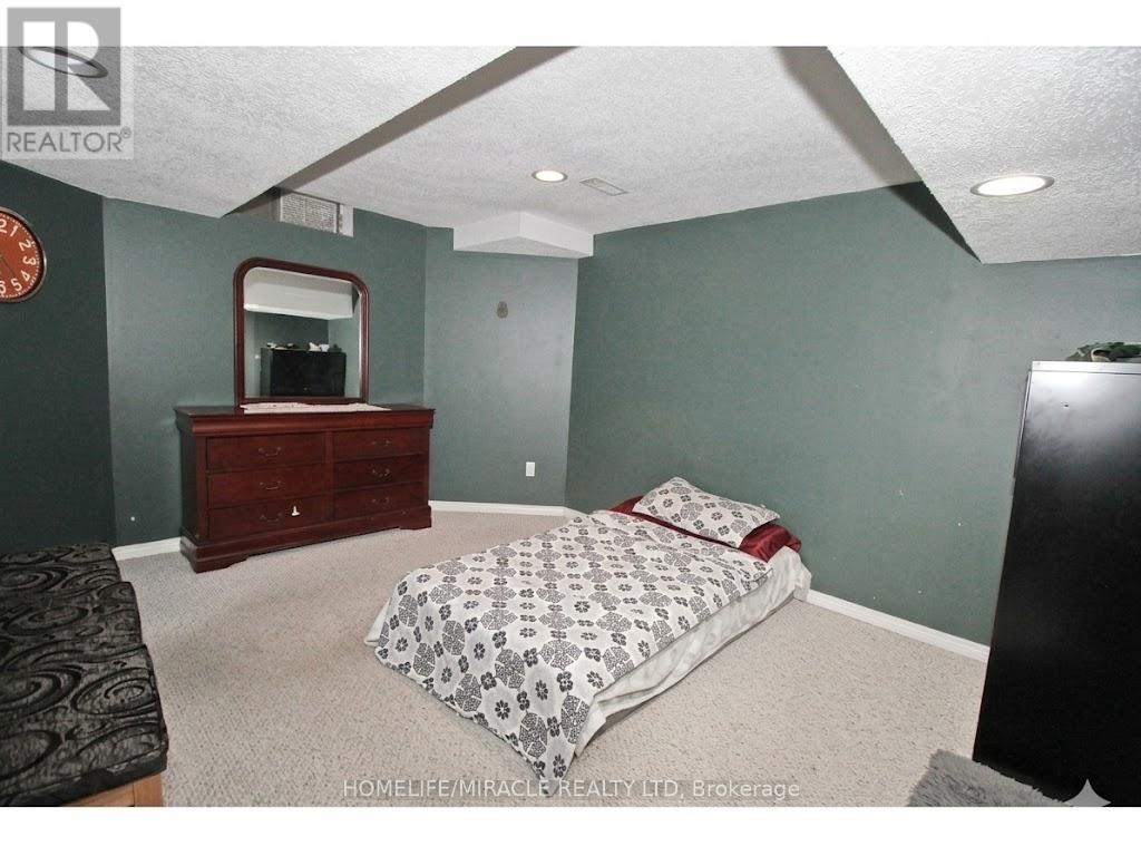 8 Sayor Drive, Ajax, Ontario  L1T 3K2 - Photo 14 - E13445012