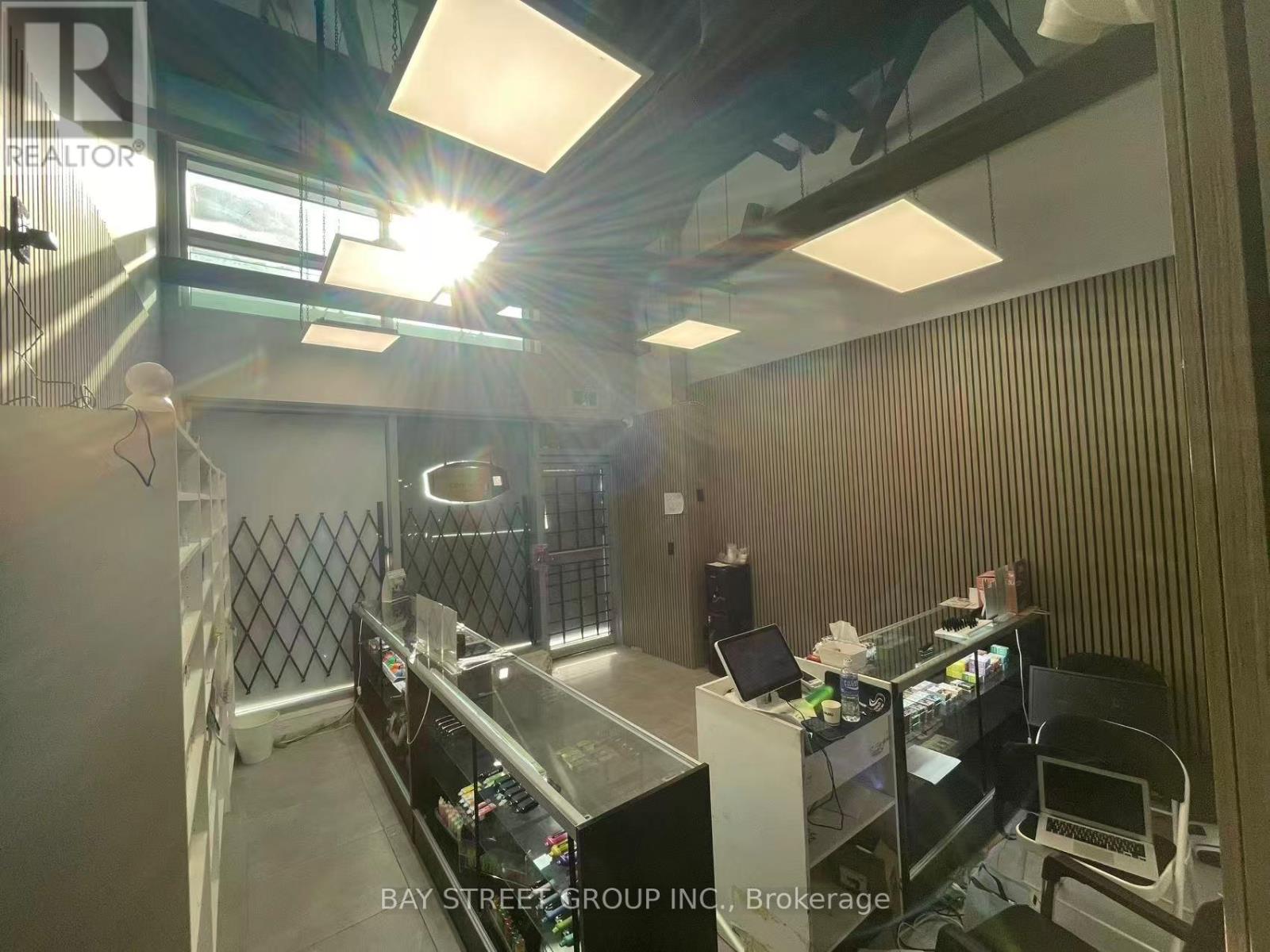 13 - 7181 Yonge Street, Markham, Ontario  L3T 0C7 - Photo 3 - N13243718