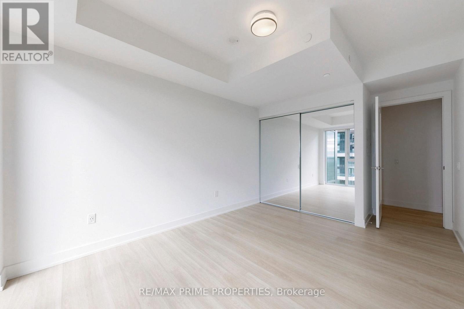 2401 - 30 Inn On The Park Drive, Toronto, Ontario  M3C 0P7 - Photo 13 - C12886754