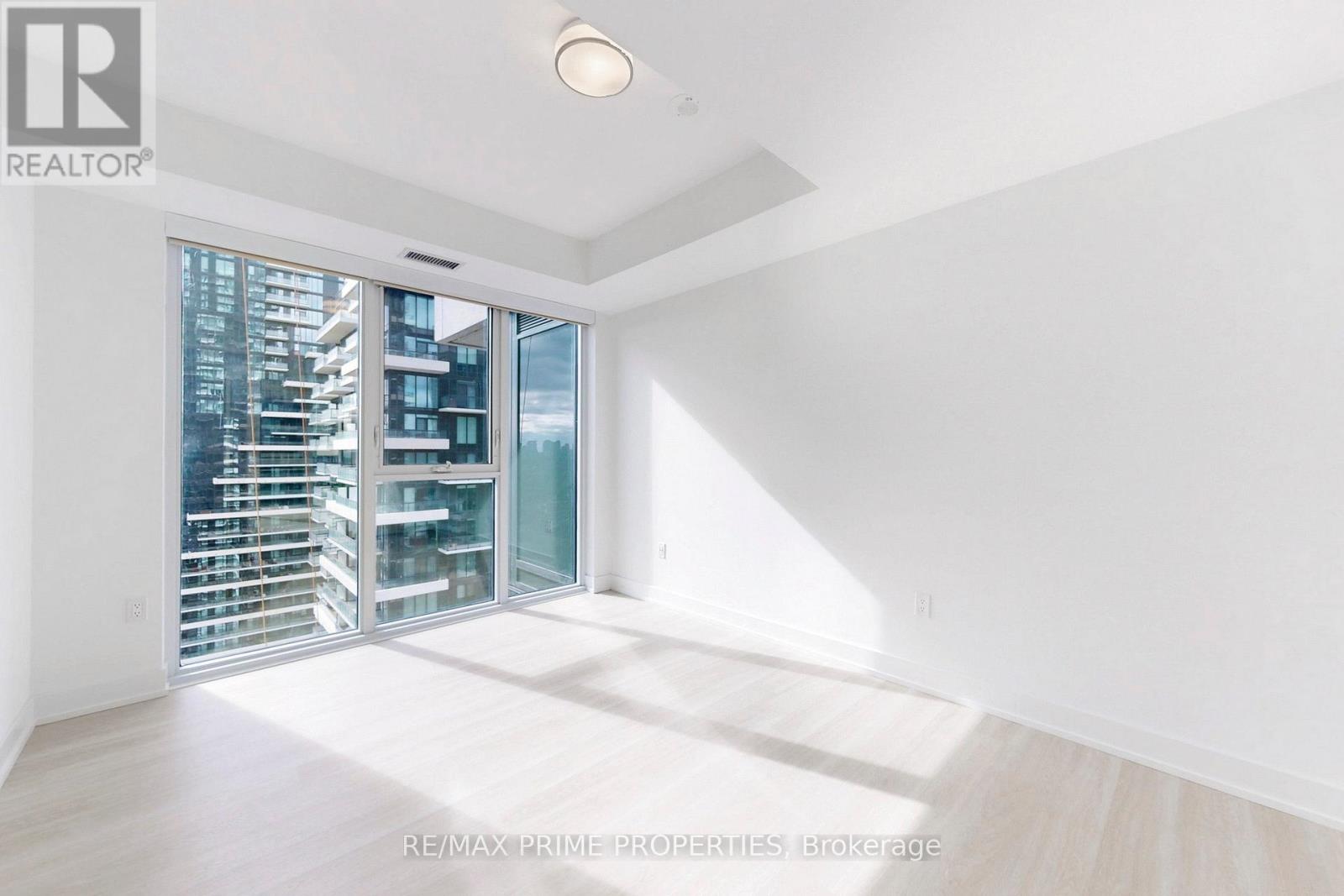 2401 - 30 Inn On The Park Drive, Toronto, Ontario  M3C 0P7 - Photo 11 - C12886754