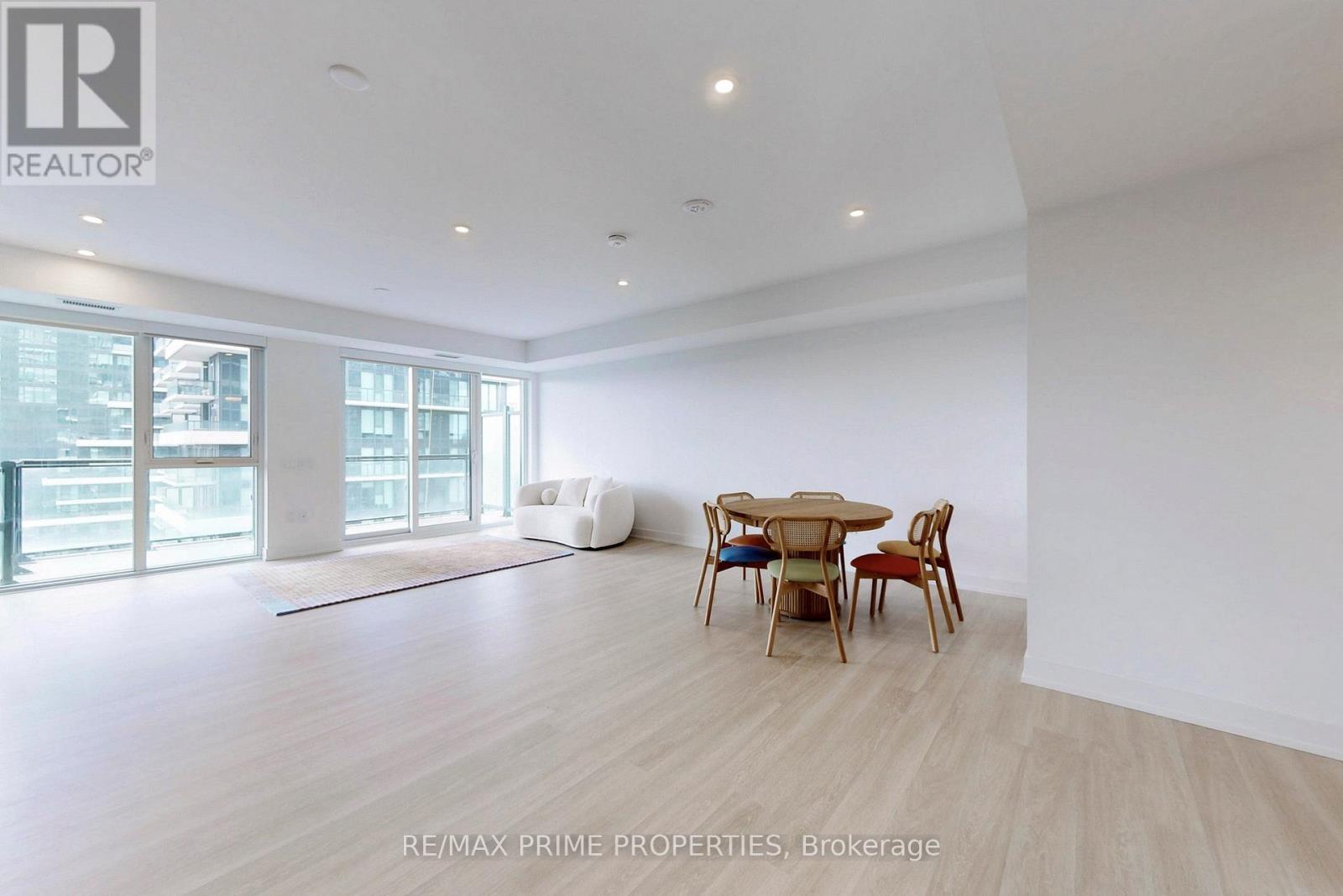2401 - 30 Inn On The Park Drive, Toronto, Ontario  M3C 0P7 - Photo 3 - C12886754