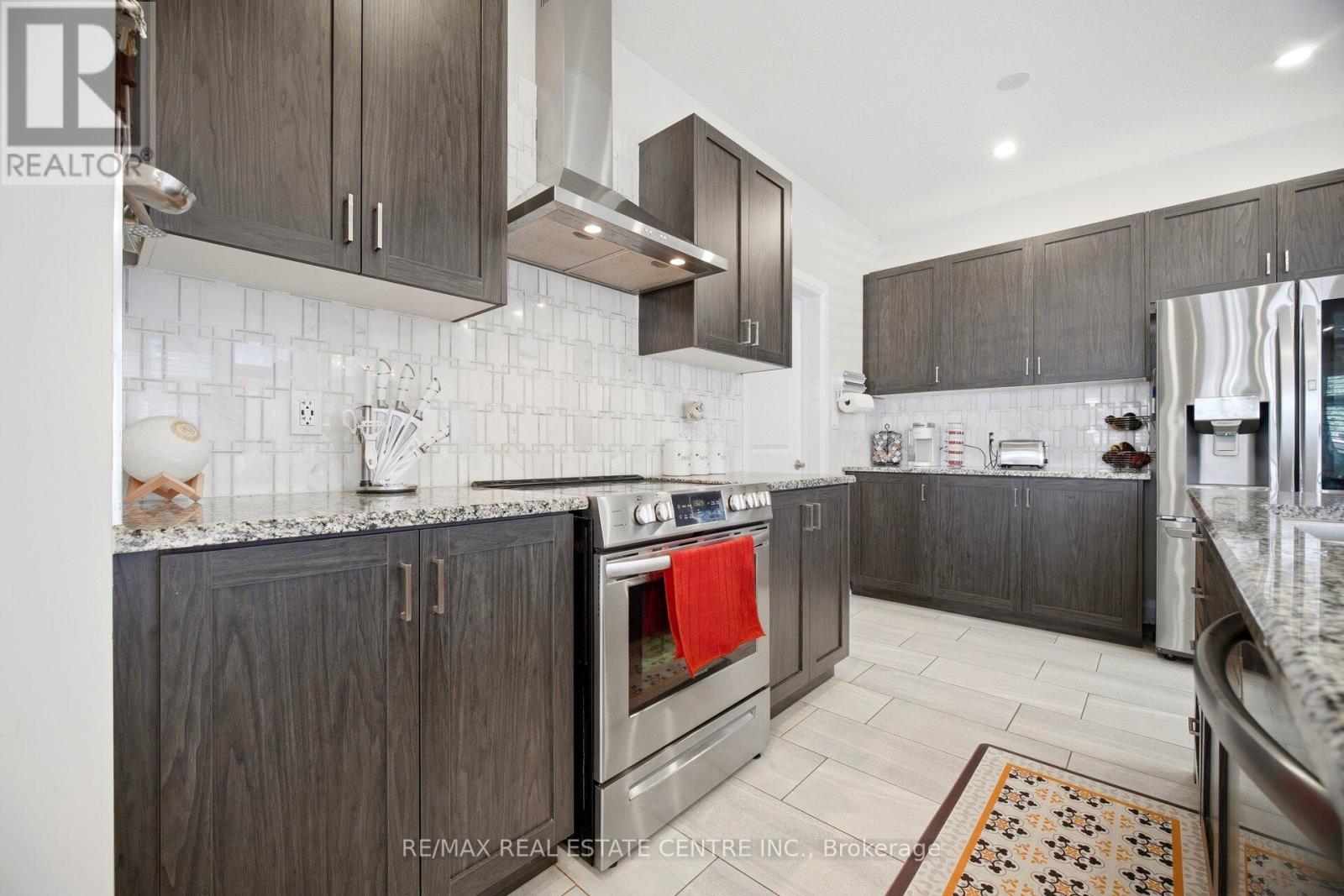 127 Monarch Woods Drive, Kitchener, Ontario  N2P 2Y9 - Photo 9 - X13450954