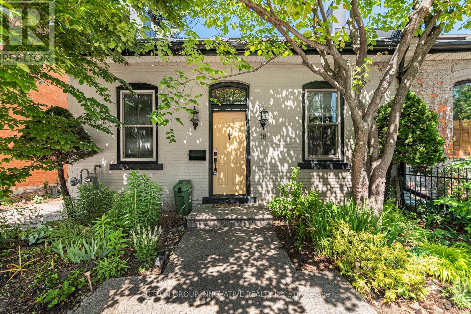 18 Pearl Street S, Hamilton, Ontario  L8P 3W5 - Photo 2 - X13450992