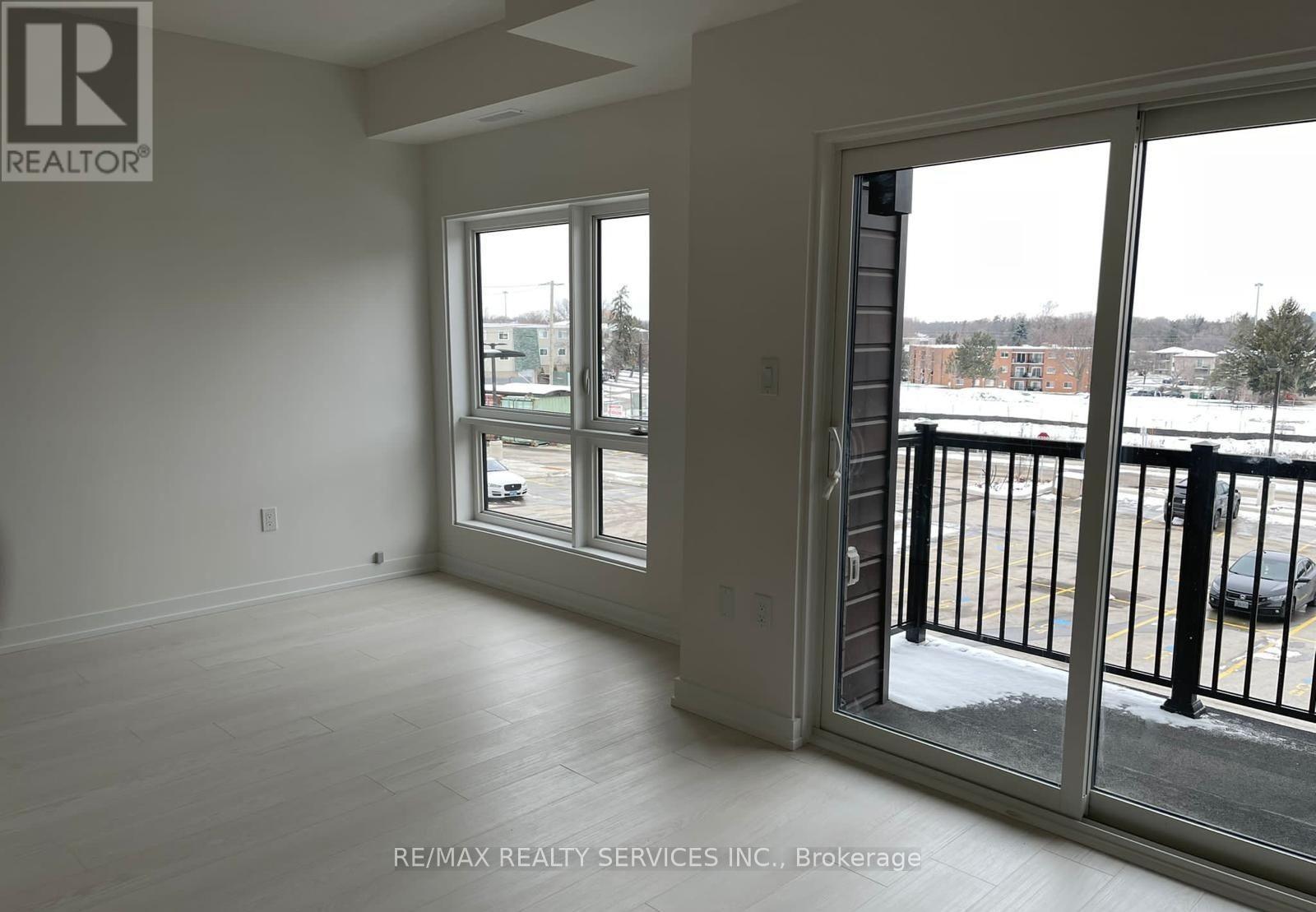 C11 - 10 Palace Street, Kitchener, Ontario N2E 0J3 - Photo 4 - X13451028