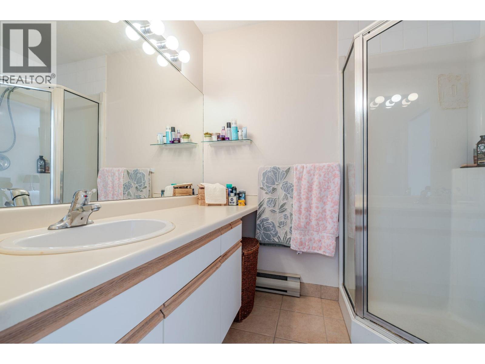 16 901 W 17th Street, North Vancouver, British Columbia  V7P 1V8 - Photo 11 - R3136346