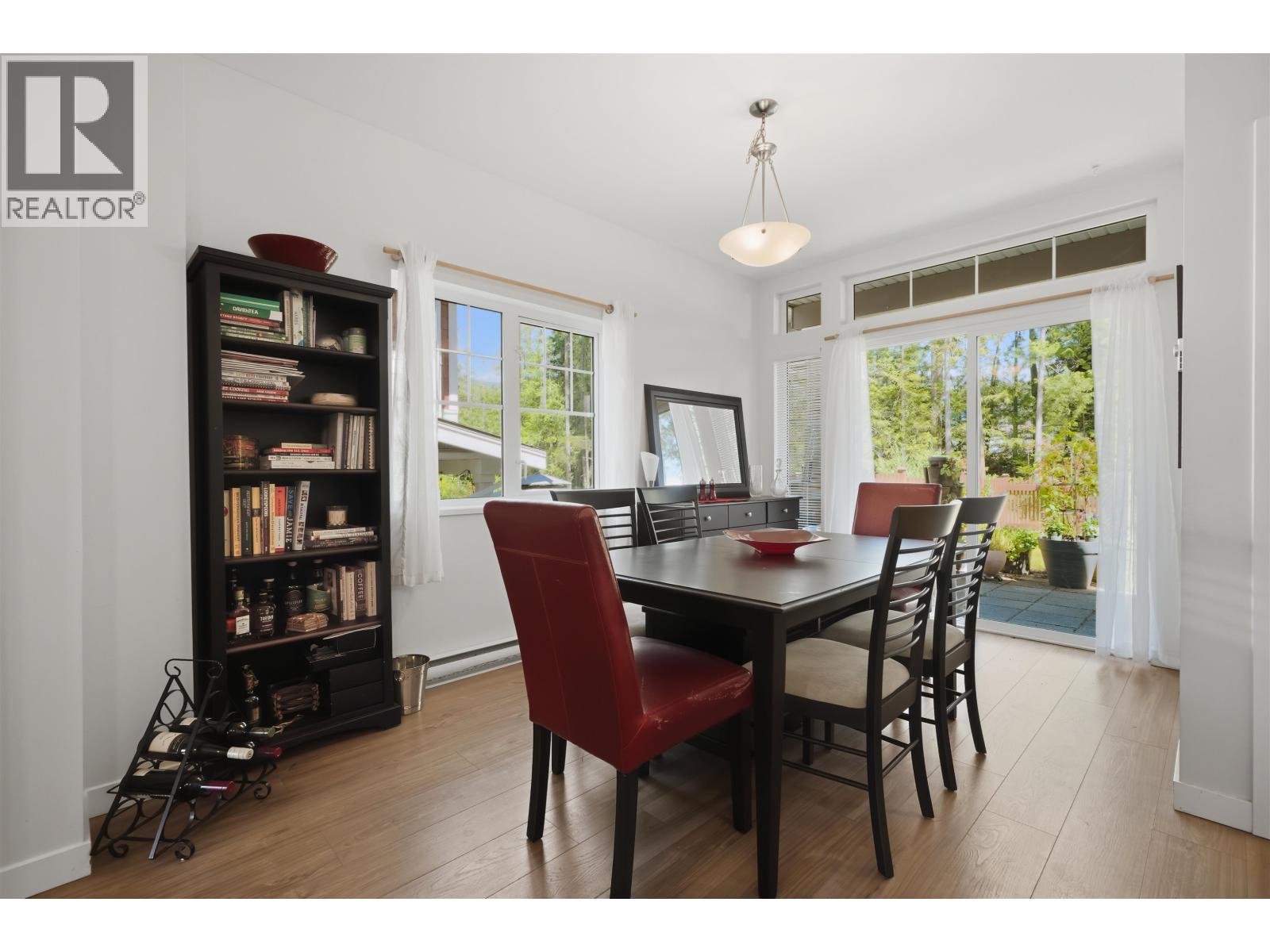 5906 Beachgate Lane, Sechelt, British Columbia  V7Z 0S3 - Photo 12 - R3136358