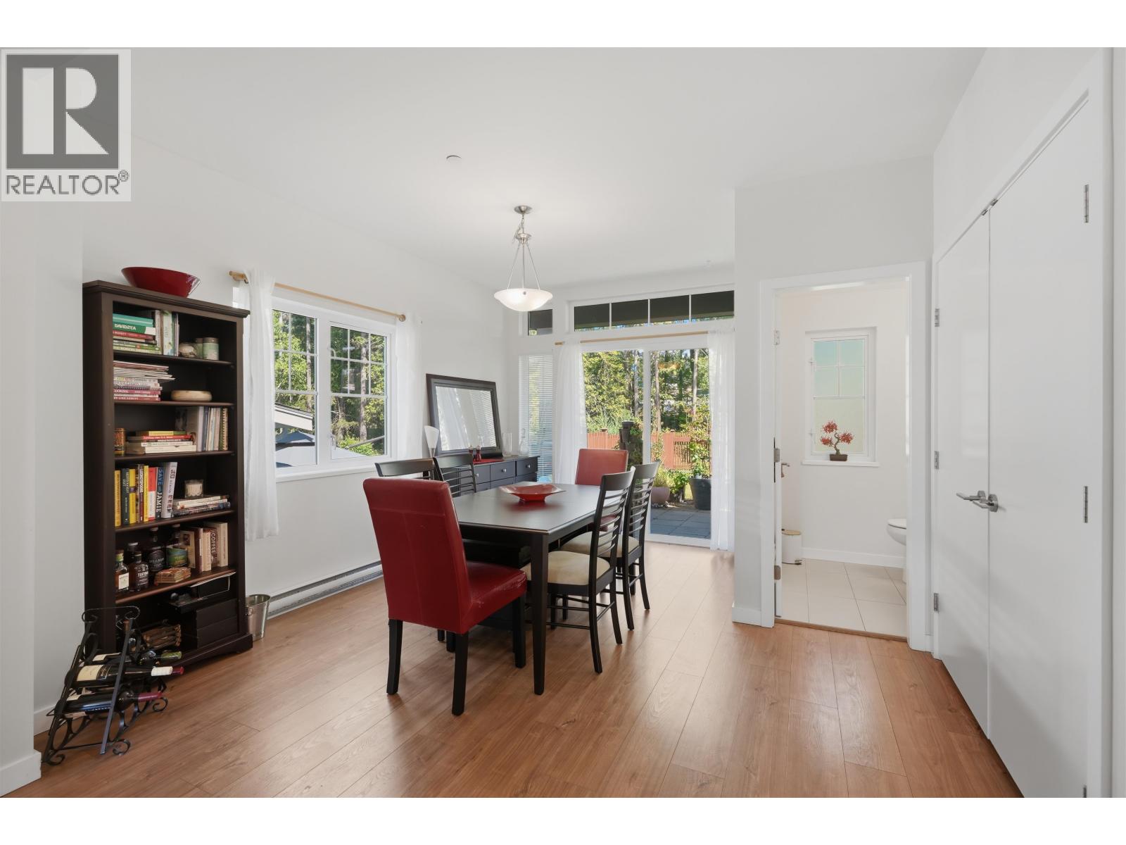 5906 Beachgate Lane, Sechelt, British Columbia  V7Z 0S3 - Photo 13 - R3136358