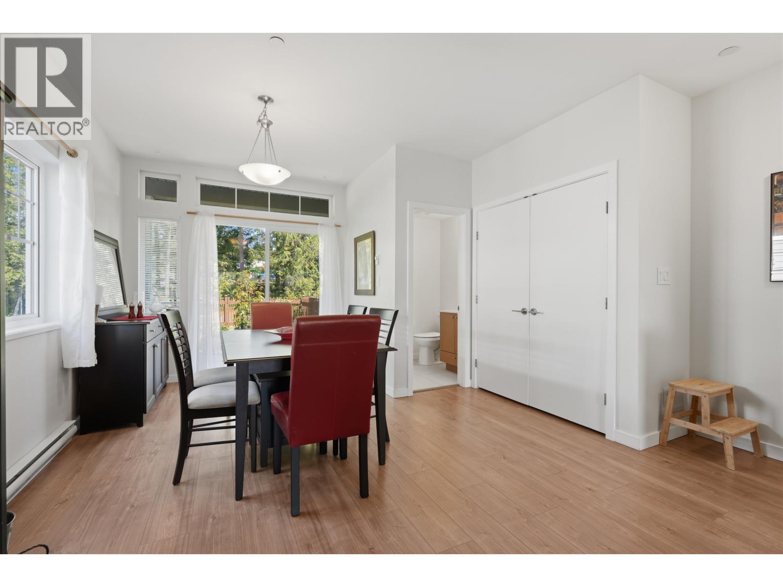 5906 Beachgate Lane, Sechelt, British Columbia  V7Z 0S3 - Photo 15 - R3136358