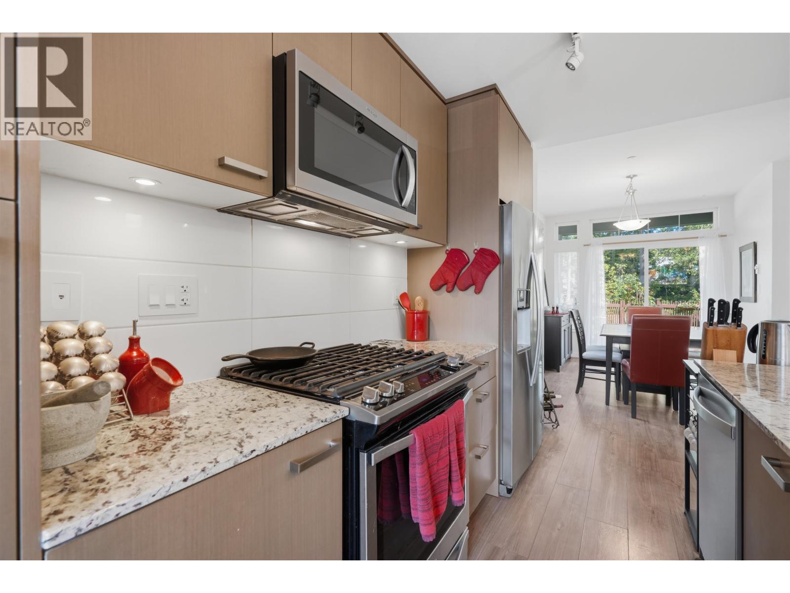 5906 Beachgate Lane, Sechelt, British Columbia  V7Z 0S3 - Photo 8 - R3136358