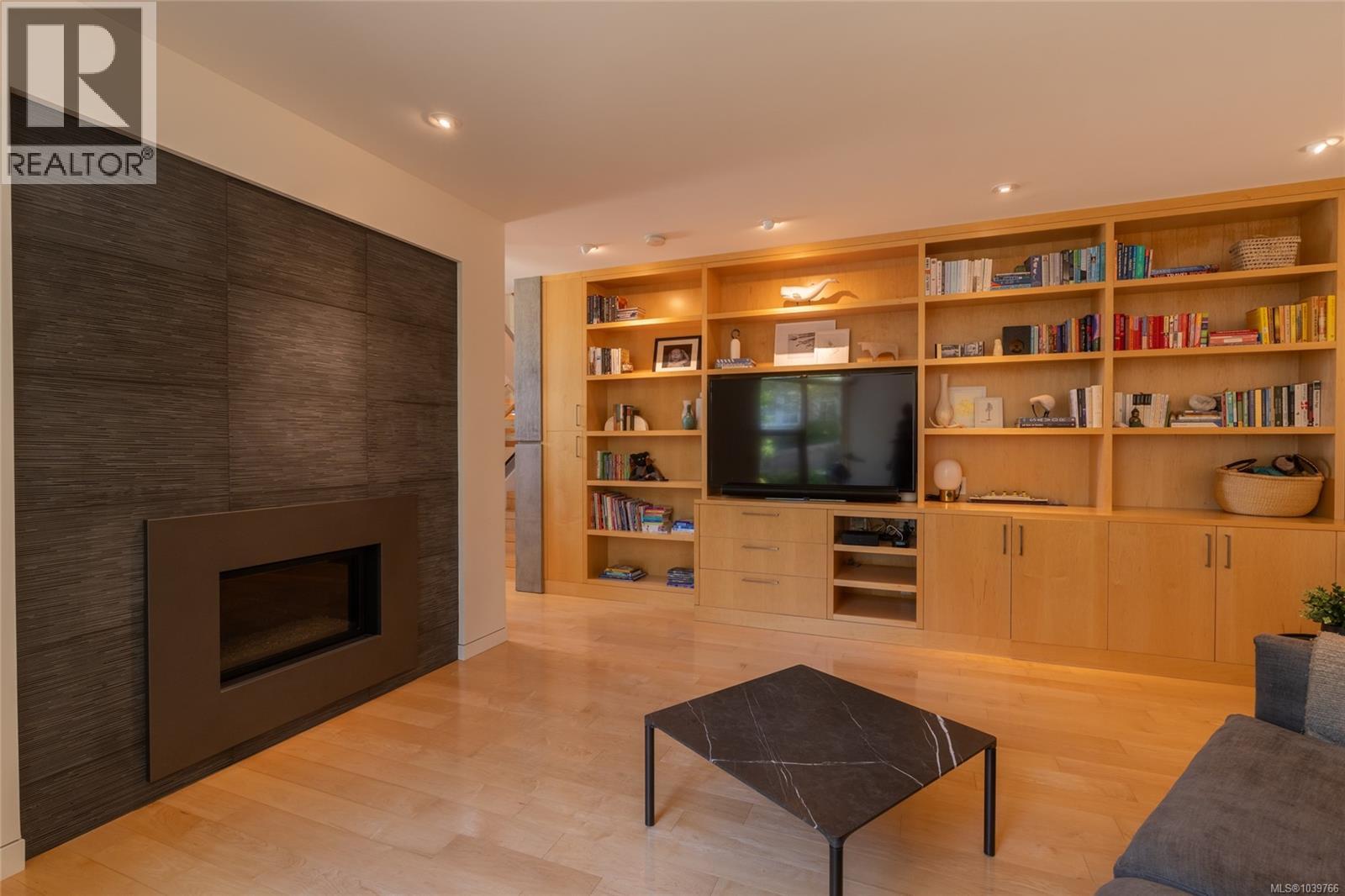 435 Chadwick Pl, Victoria, British Columbia  V8S 1H4 - Photo 32 - 1039766