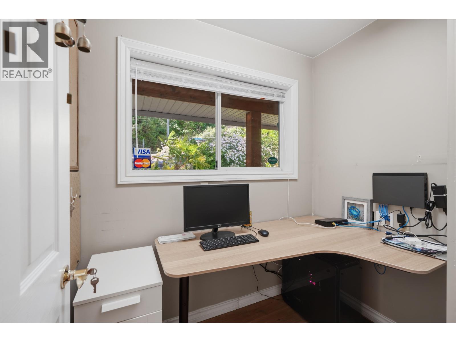 5810 Marine Way, Sechelt, British Columbia  V7Z 0L8 - Photo 19 - R3136356