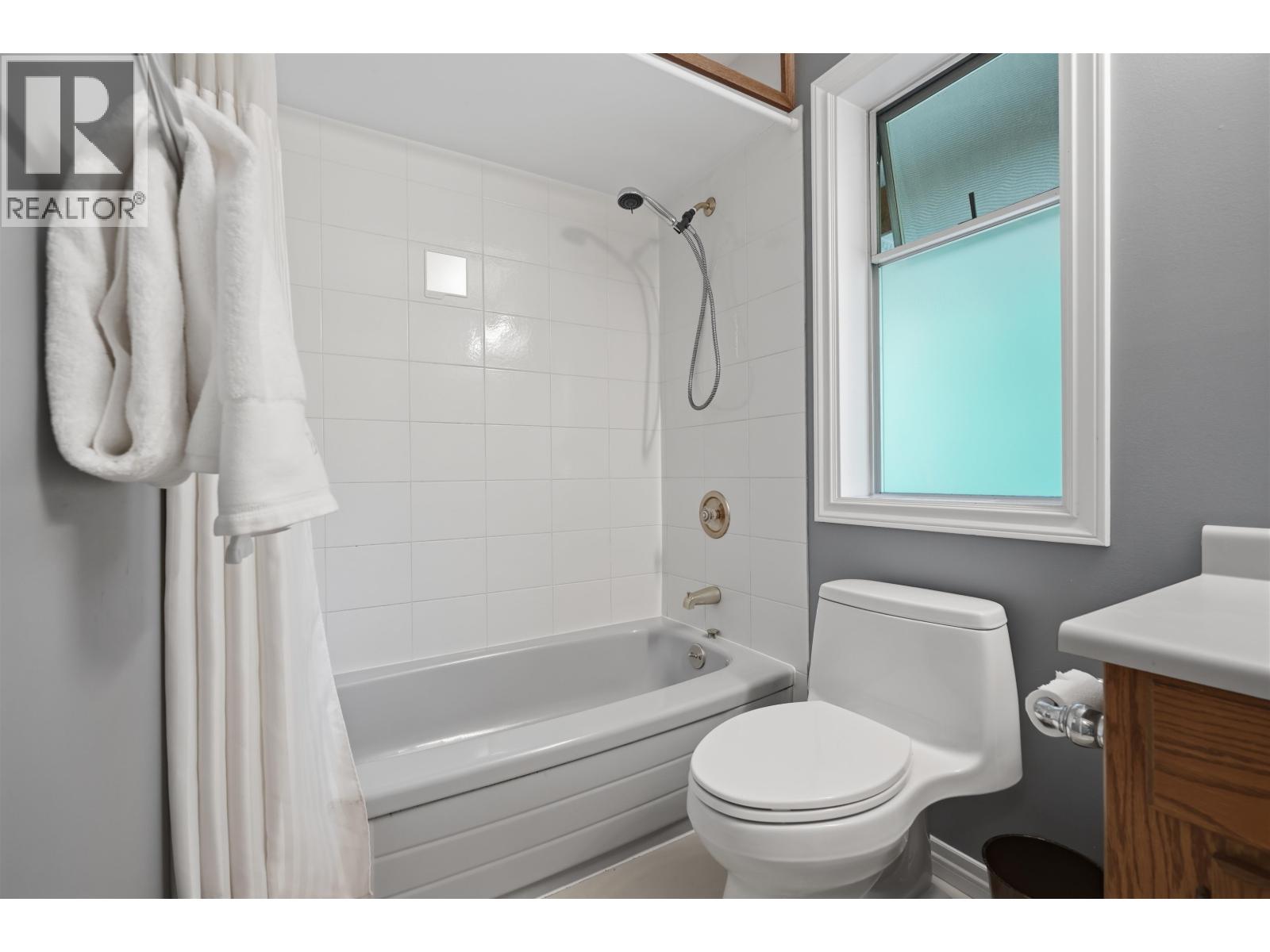 5810 Marine Way, Sechelt, British Columbia  V7Z 0L8 - Photo 20 - R3136356