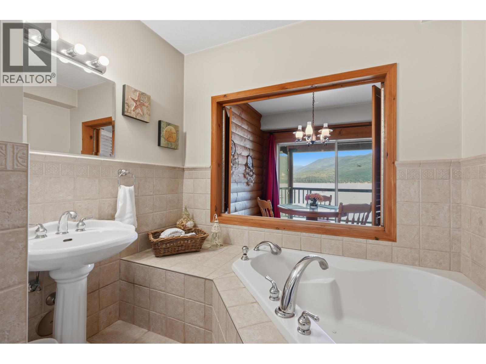 5810 Marine Way, Sechelt, British Columbia  V7Z 0L8 - Photo 33 - R3136356