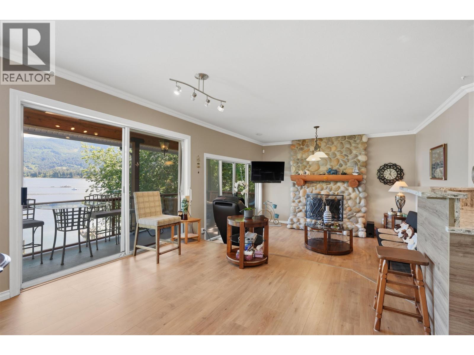 5810 Marine Way, Sechelt, British Columbia  V7Z 0L8 - Photo 9 - R3136356